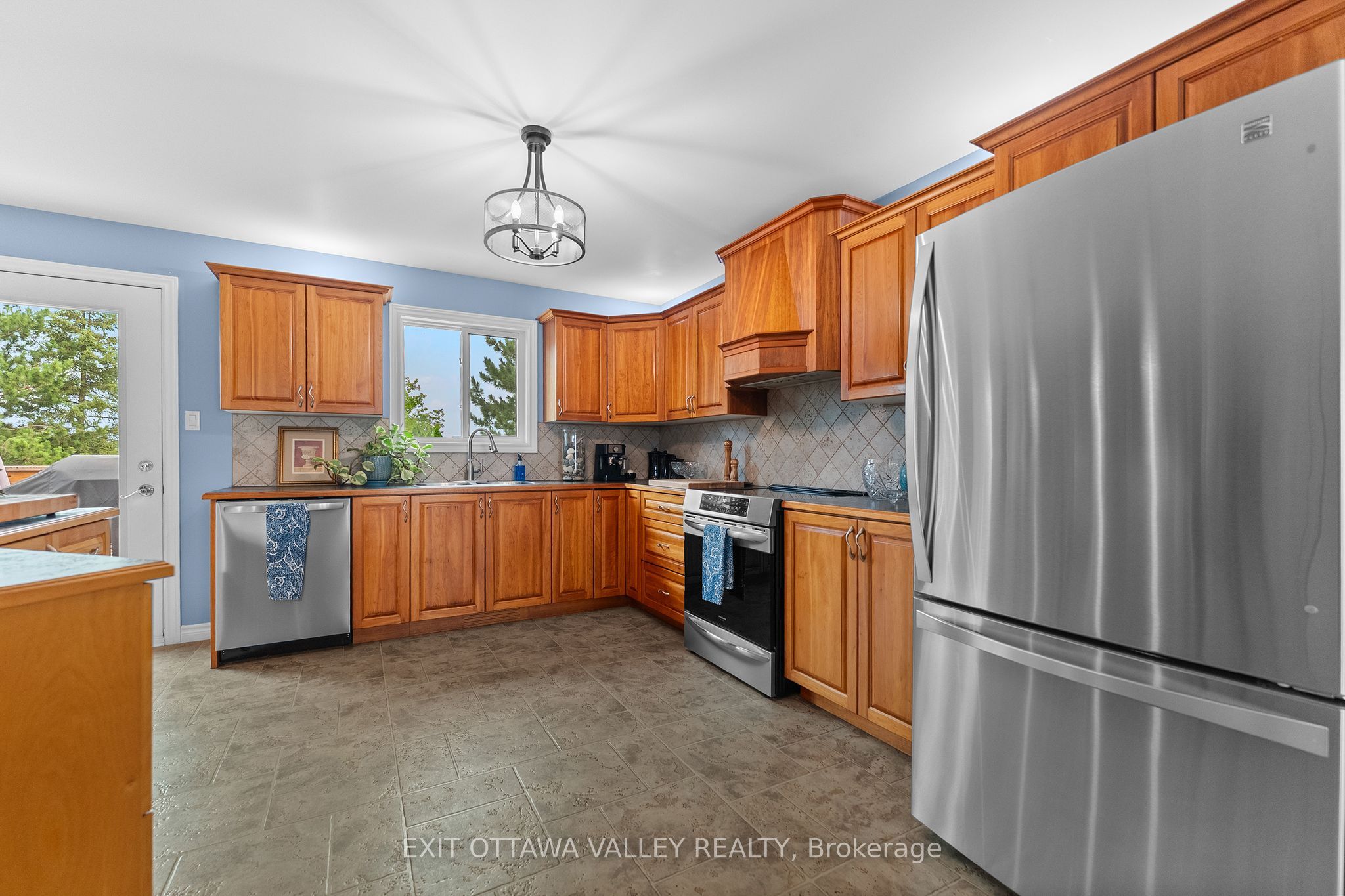 62 Meadowview Drive Property Photo 11