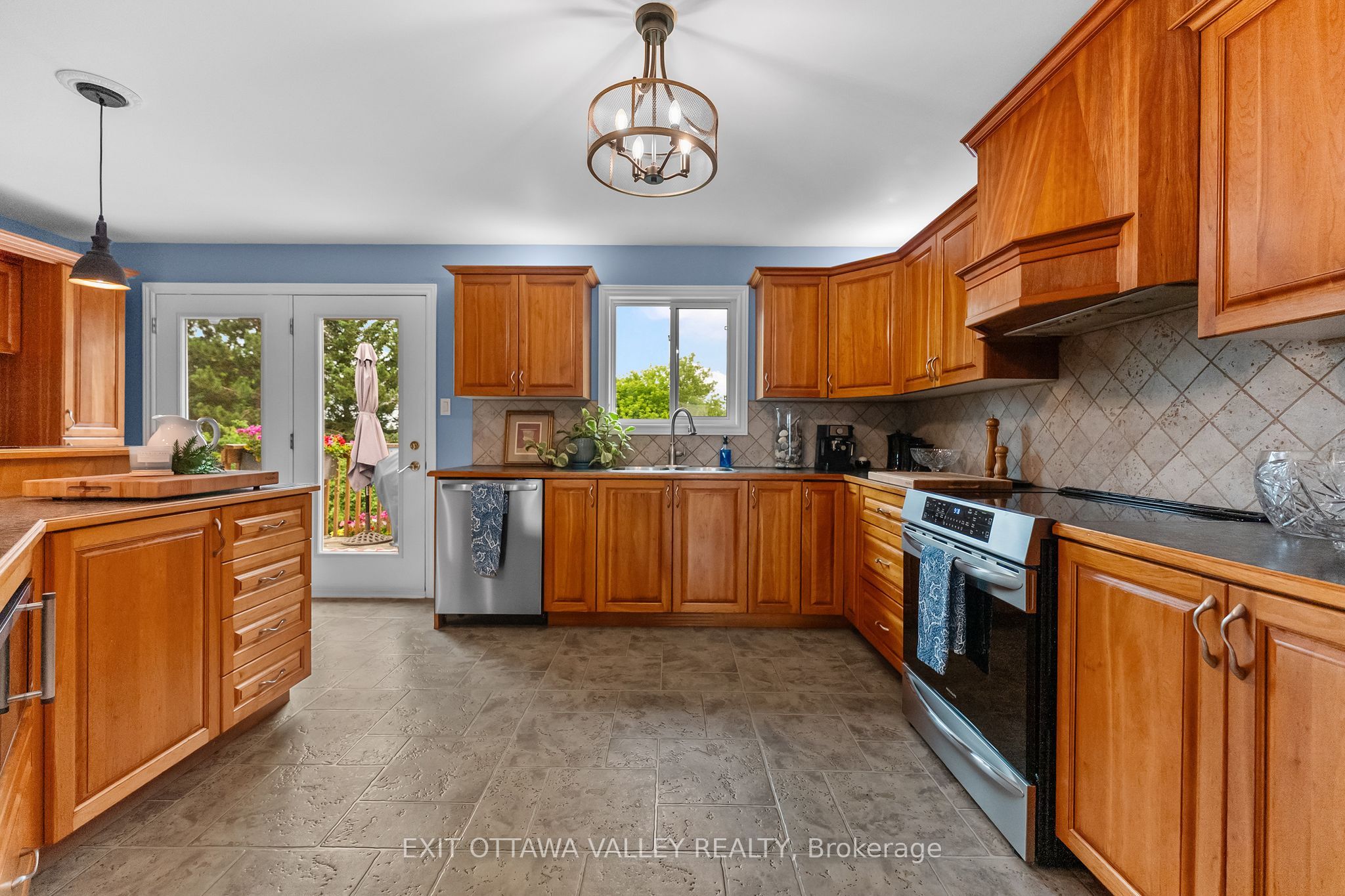 62 Meadowview Drive Property Photo 12