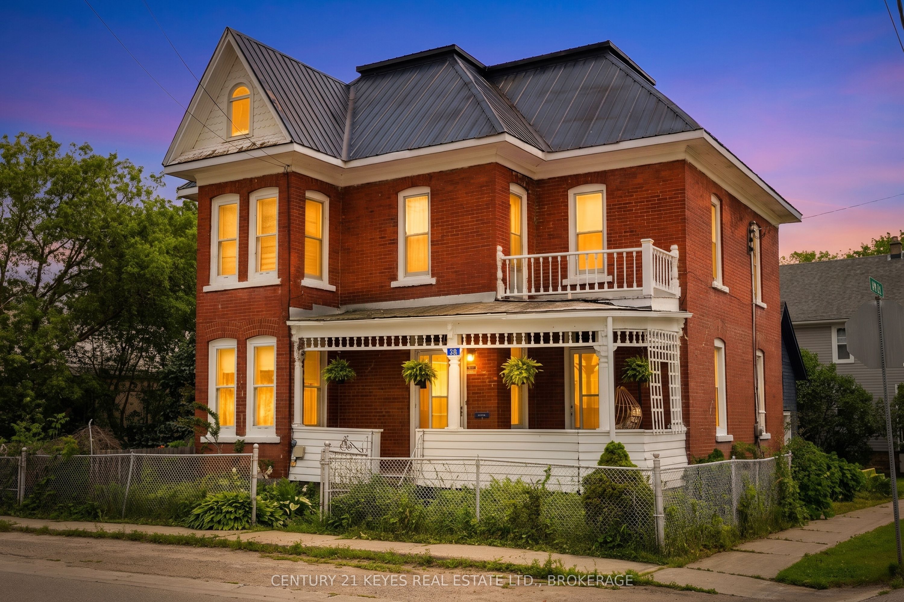 24 King St West Street W Property Photo 1