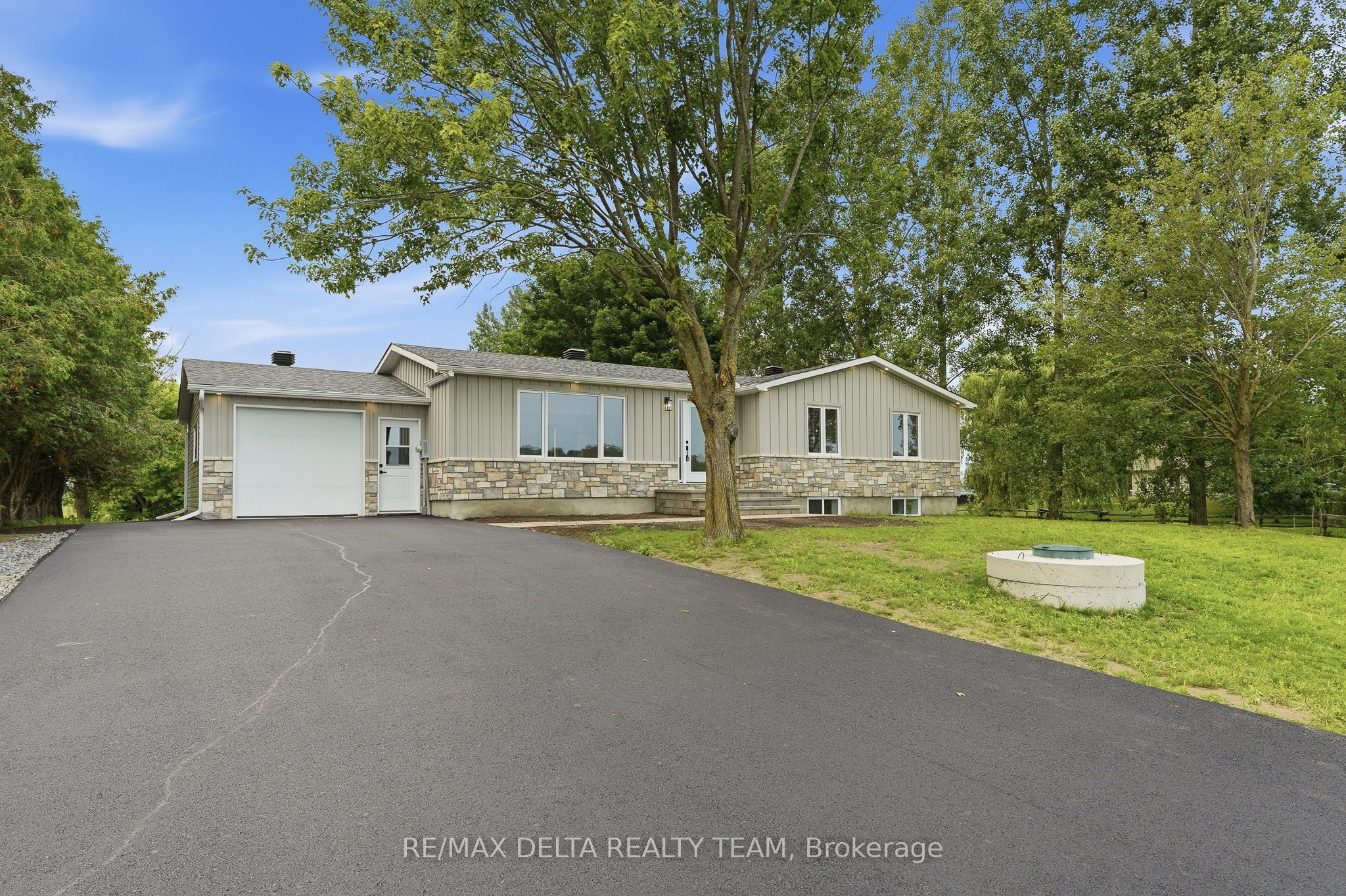 1568 Pilon Road Property Photo 2