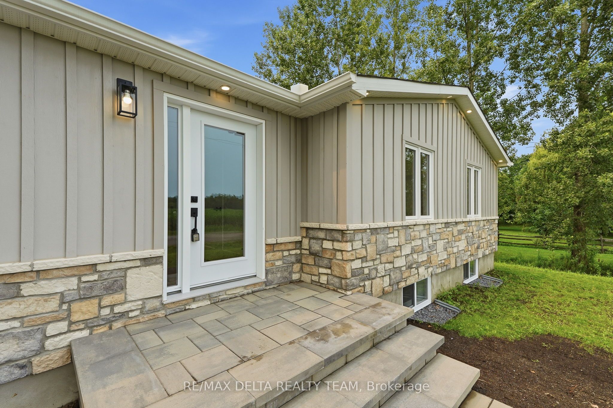 1568 Pilon Road Property Photo 3