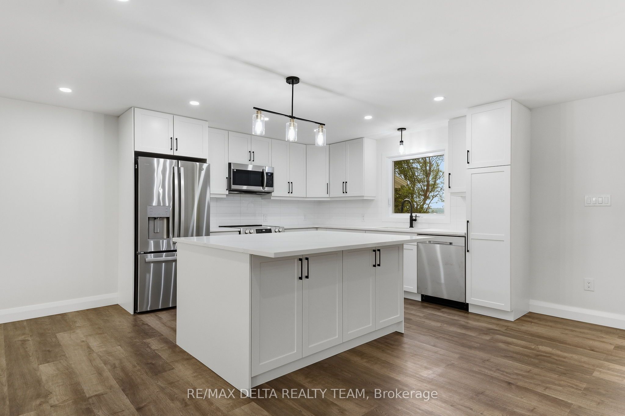 1568 Pilon Road Property Photo 14