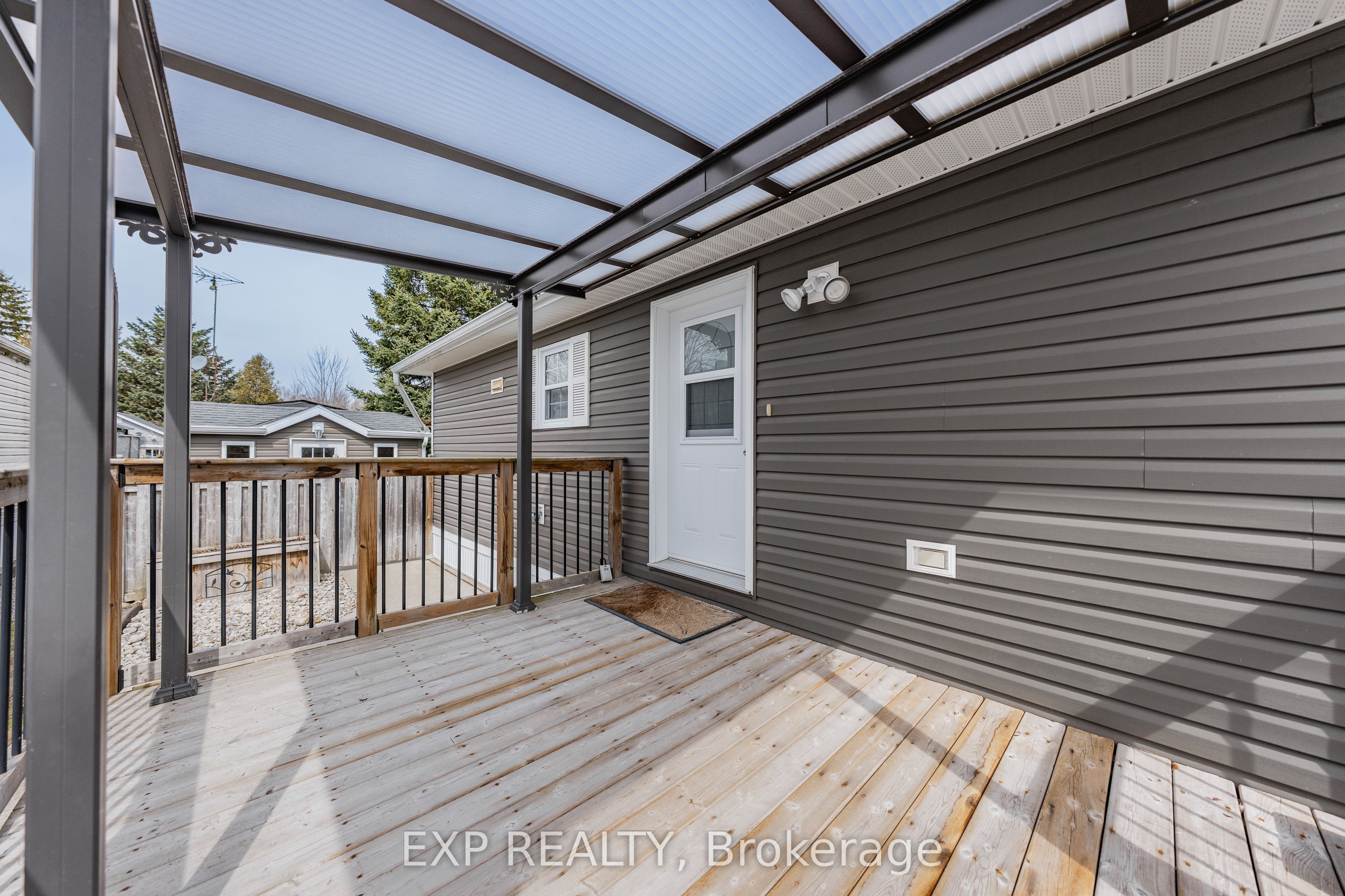 5 Elm Street Property Photo 4
