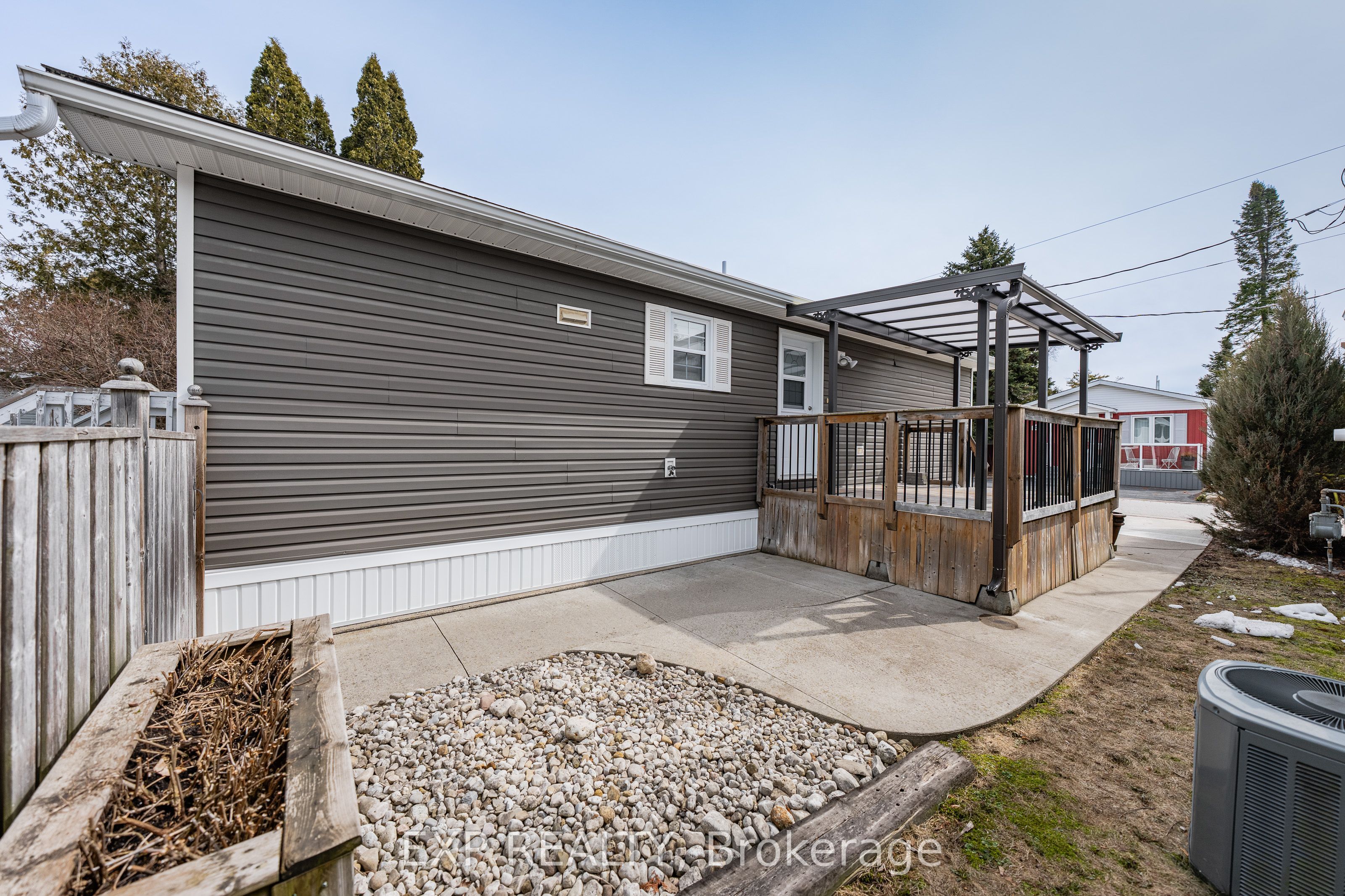 5 Elm Street Property Photo 23