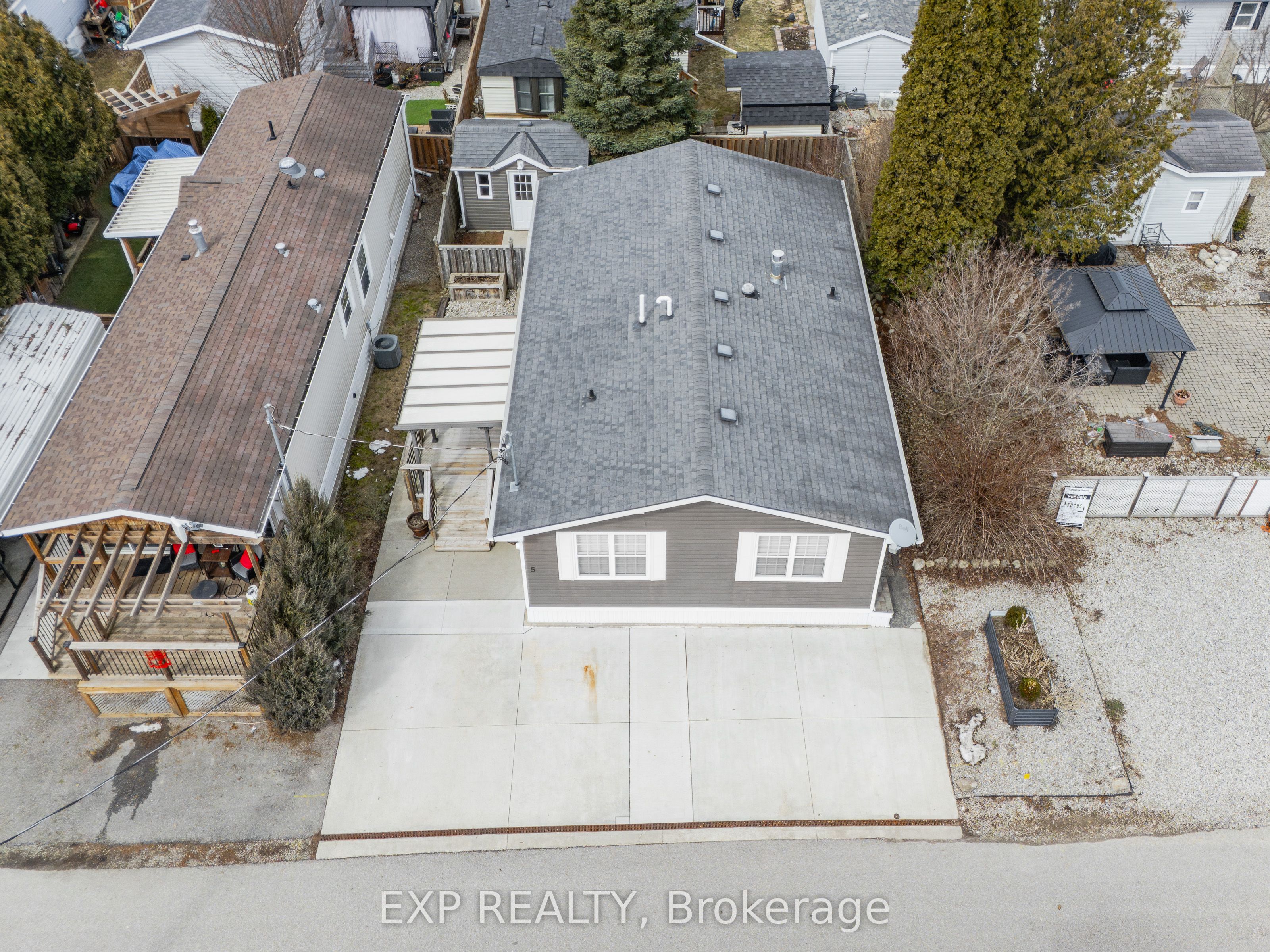 5 Elm Street Property Photo 42