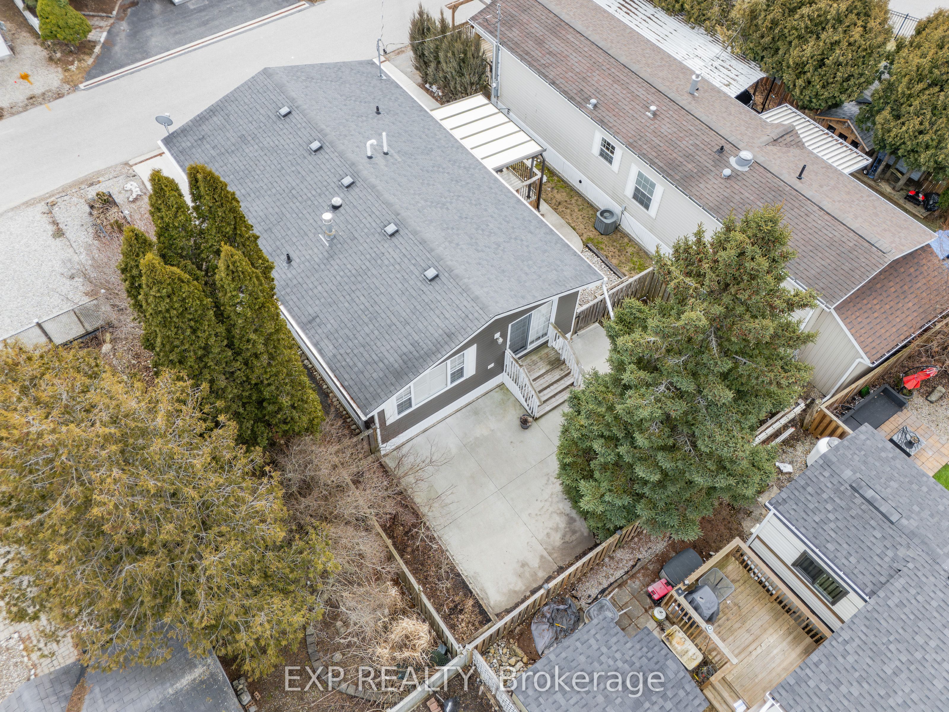 5 Elm Street Property Photo 45