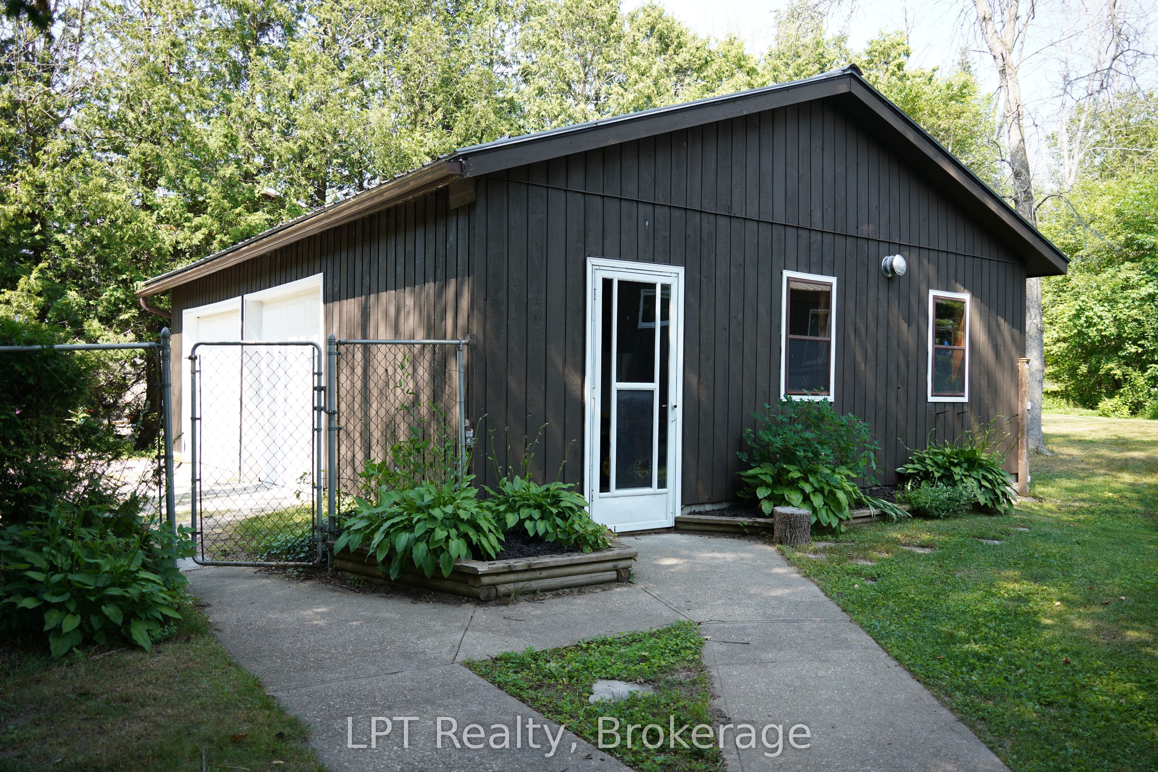 3 Cardinal Avenue Property Photo 34