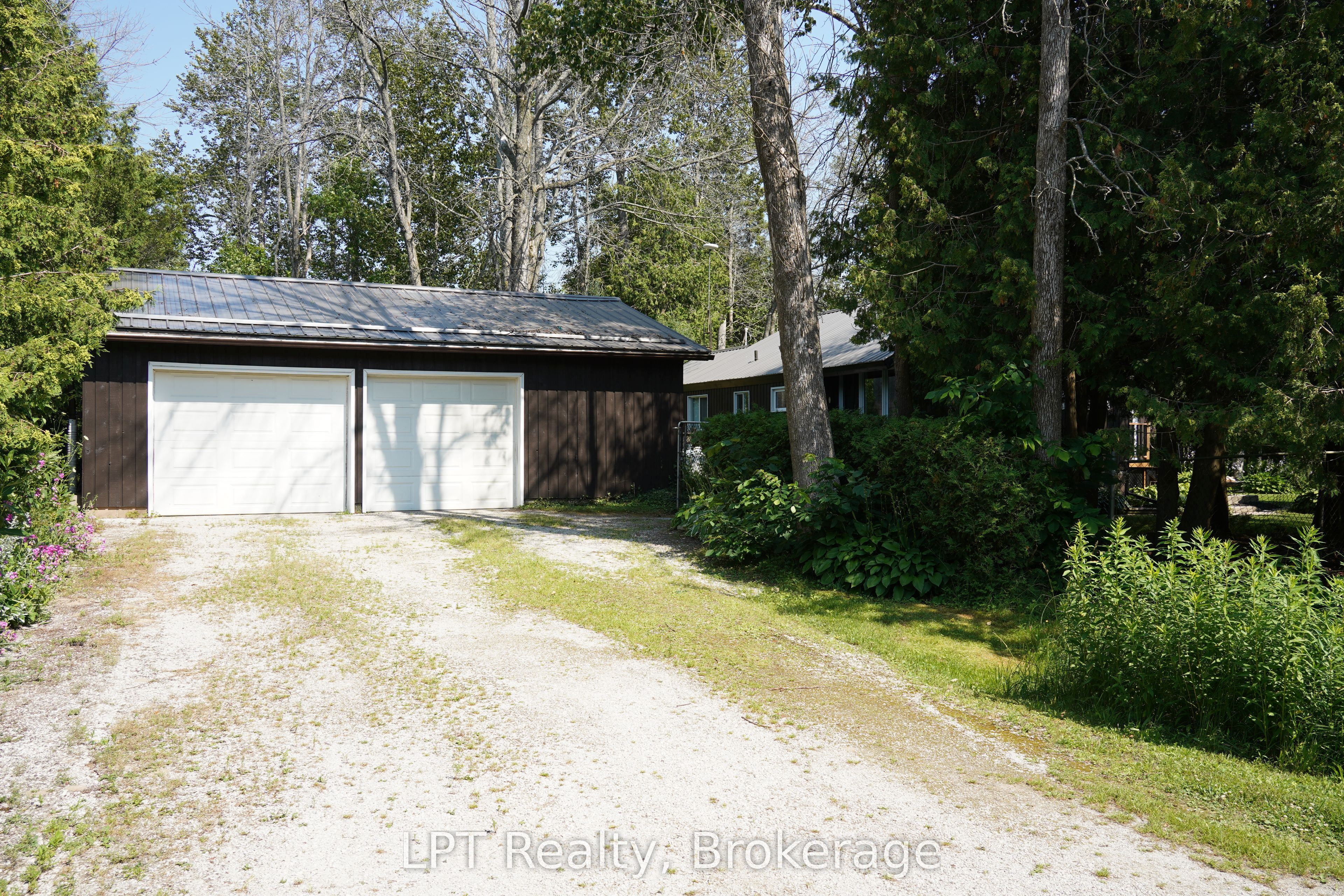 3 Cardinal Avenue Property Photo 35