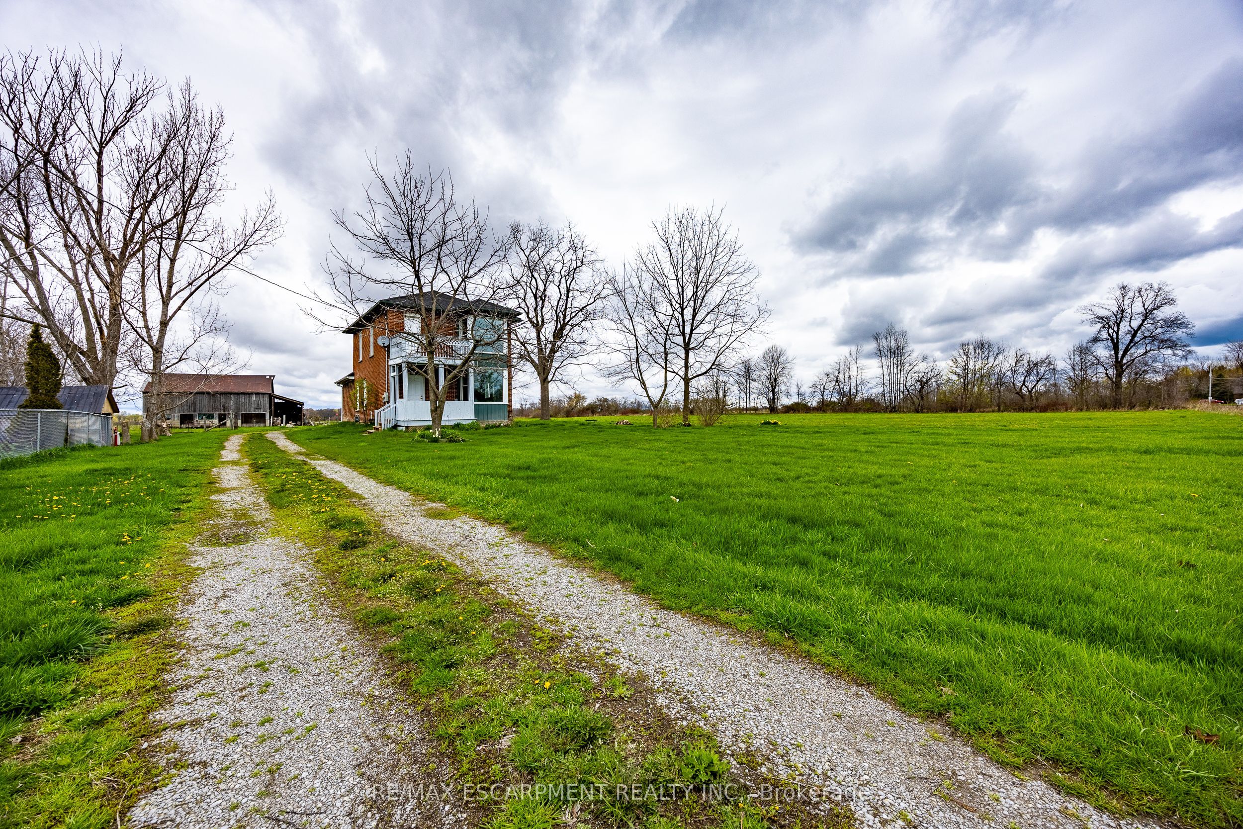 29 Old Lakeshore Road Property Photo 1