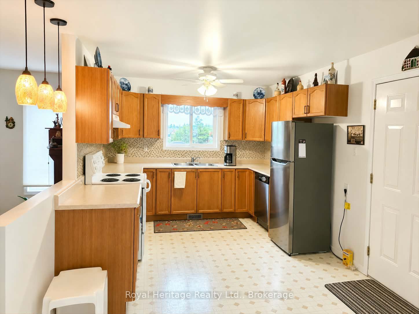 226 Francis Street E Property Photo 8