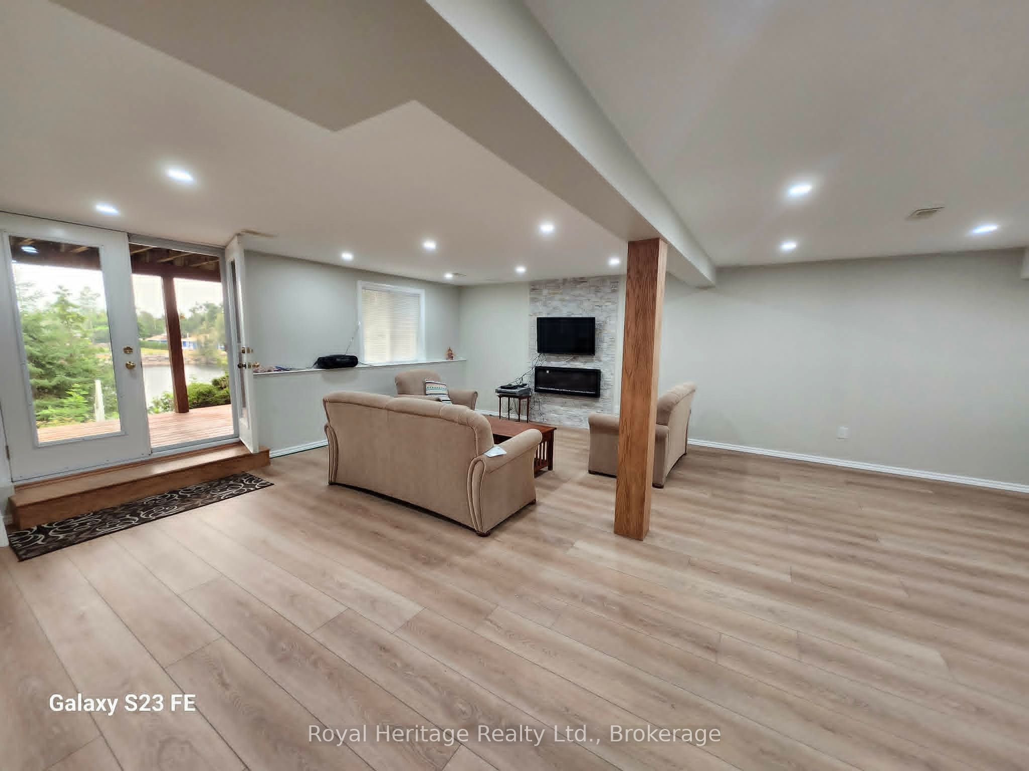 226 Francis Street E Property Photo 16