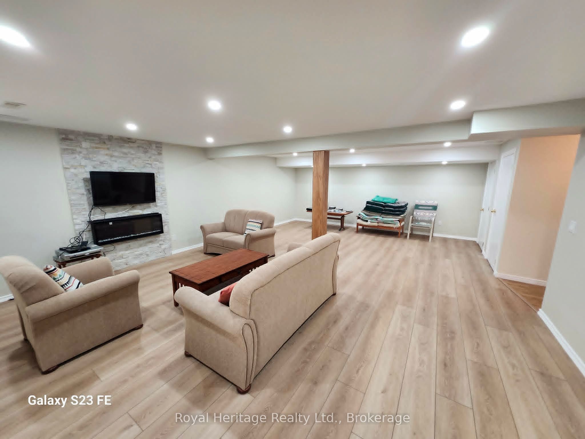 226 Francis Street E Property Photo 18