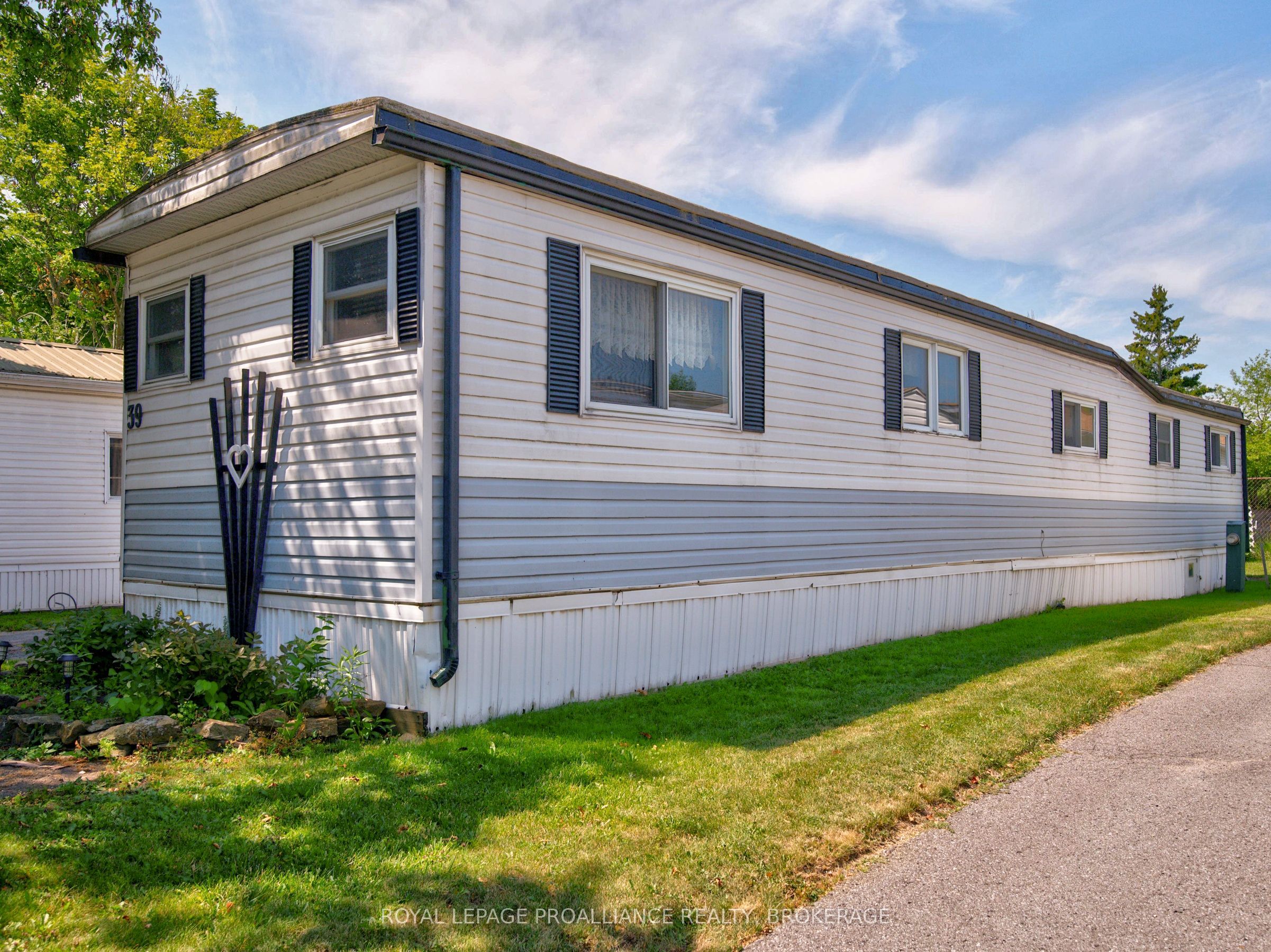 39 Worthington Way Property Photo 4