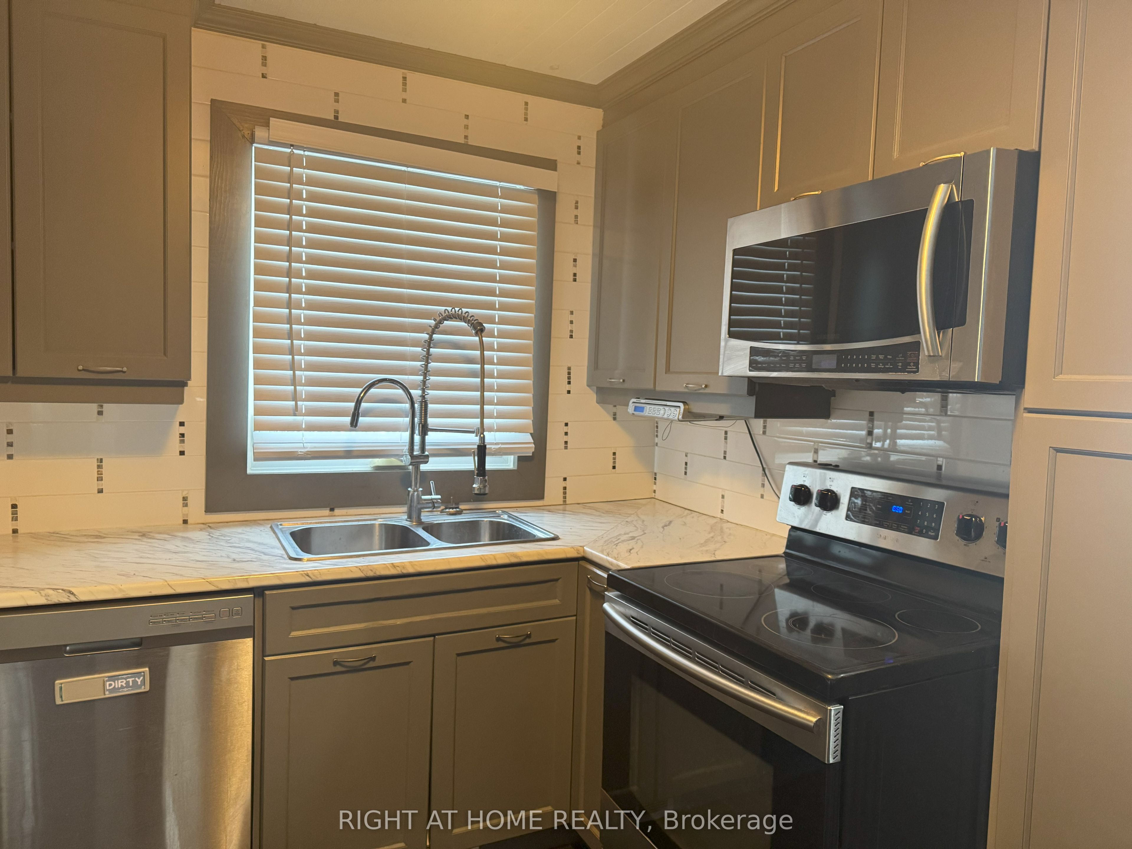 144 Baseline Road W Property Photo 5
