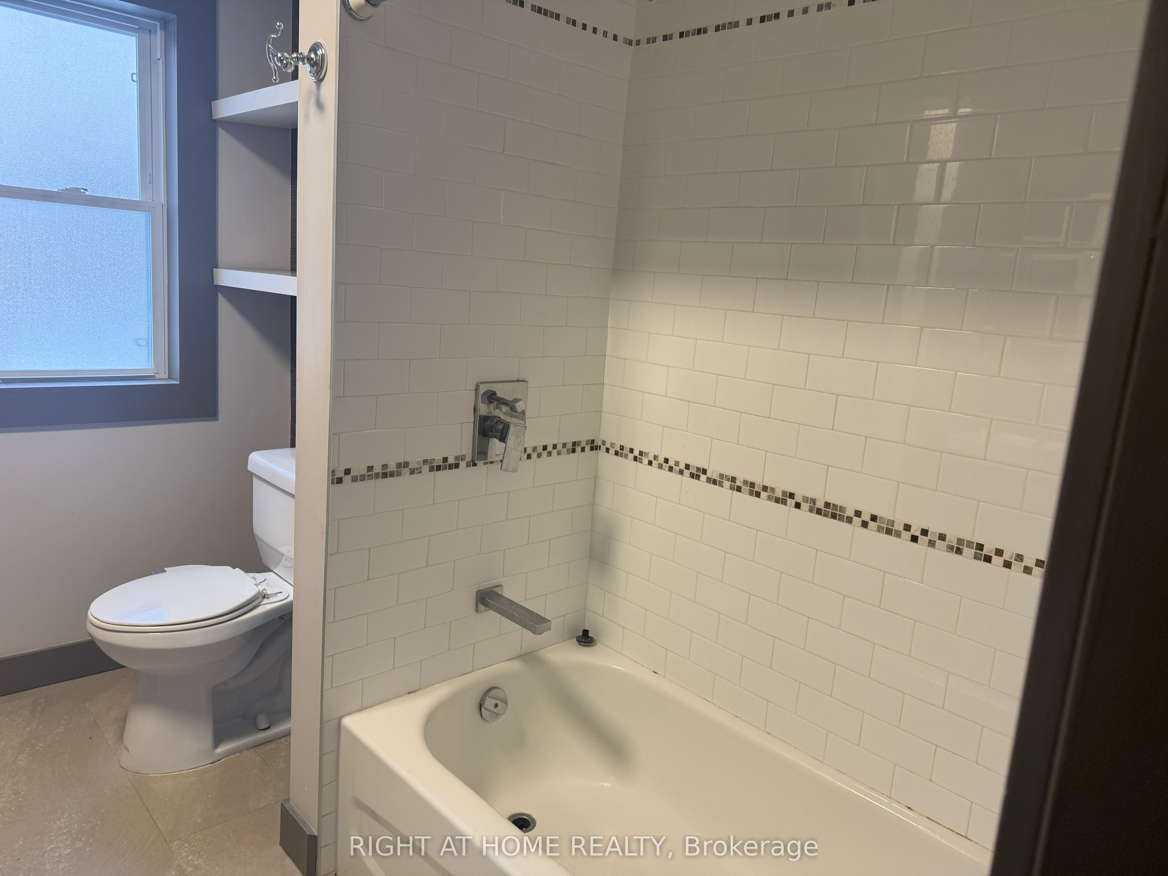 144 Baseline Road W Property Photo 8