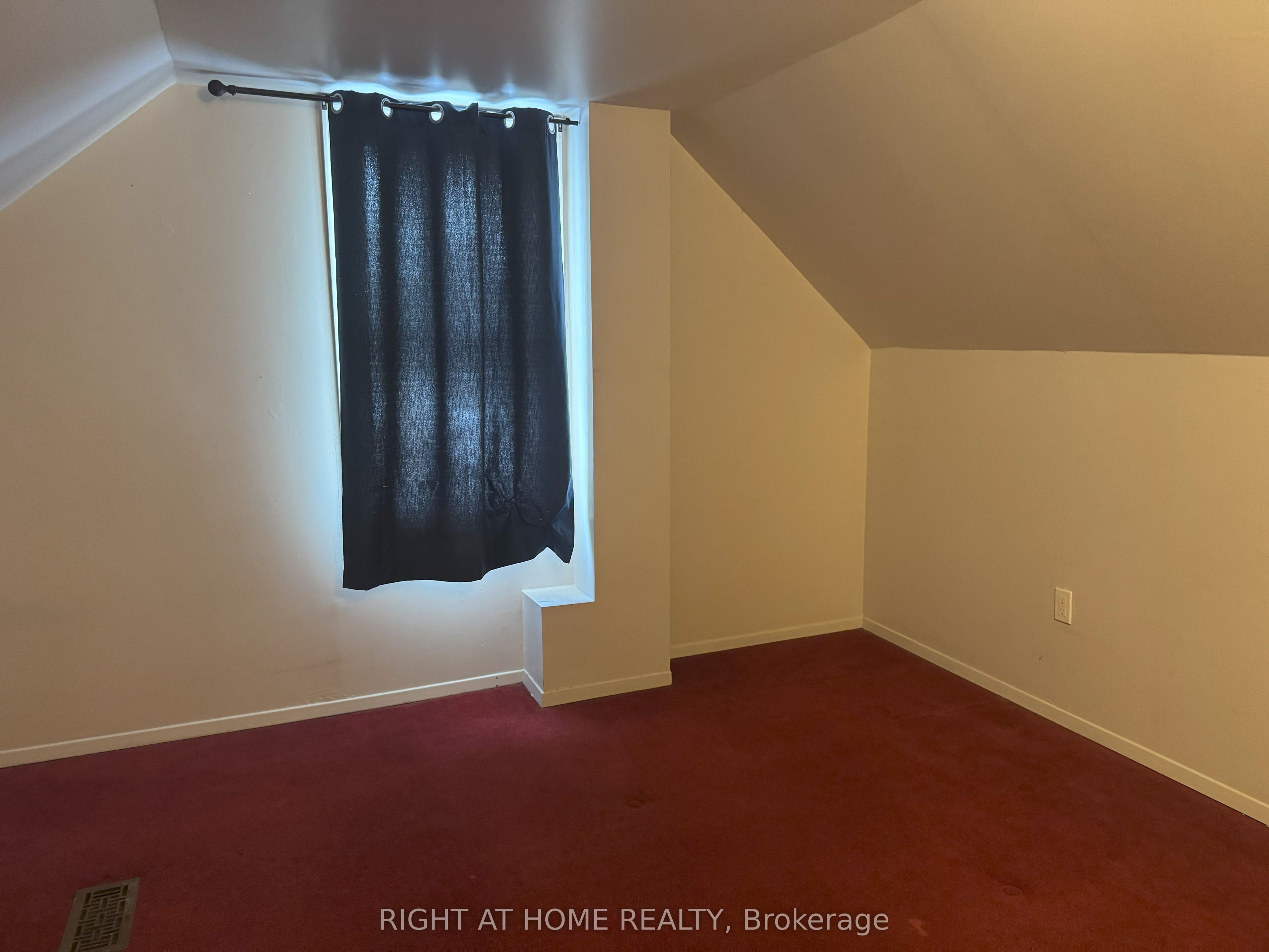 144 Baseline Road W Property Photo 13