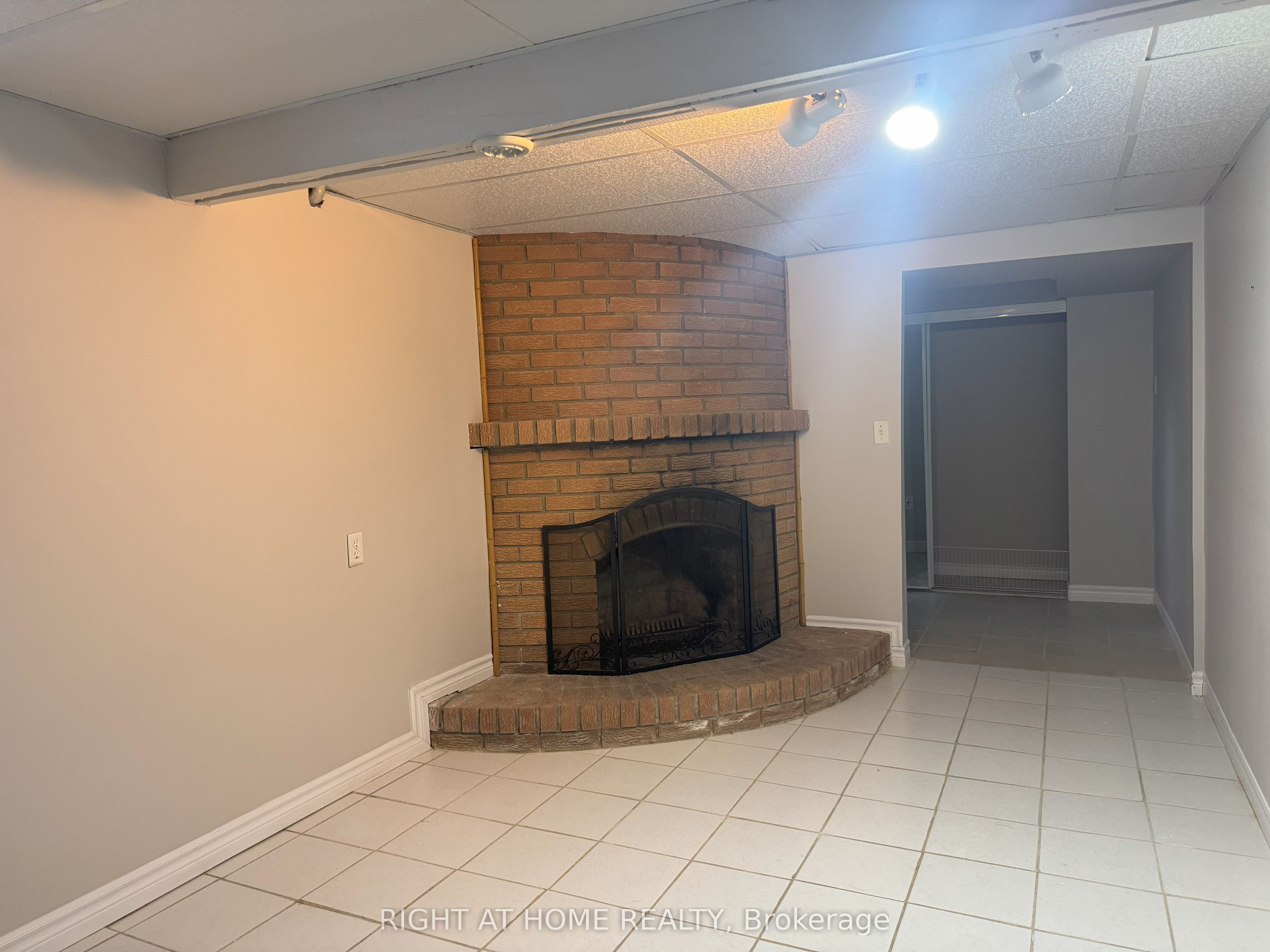 144 Baseline Road W Property Photo 17