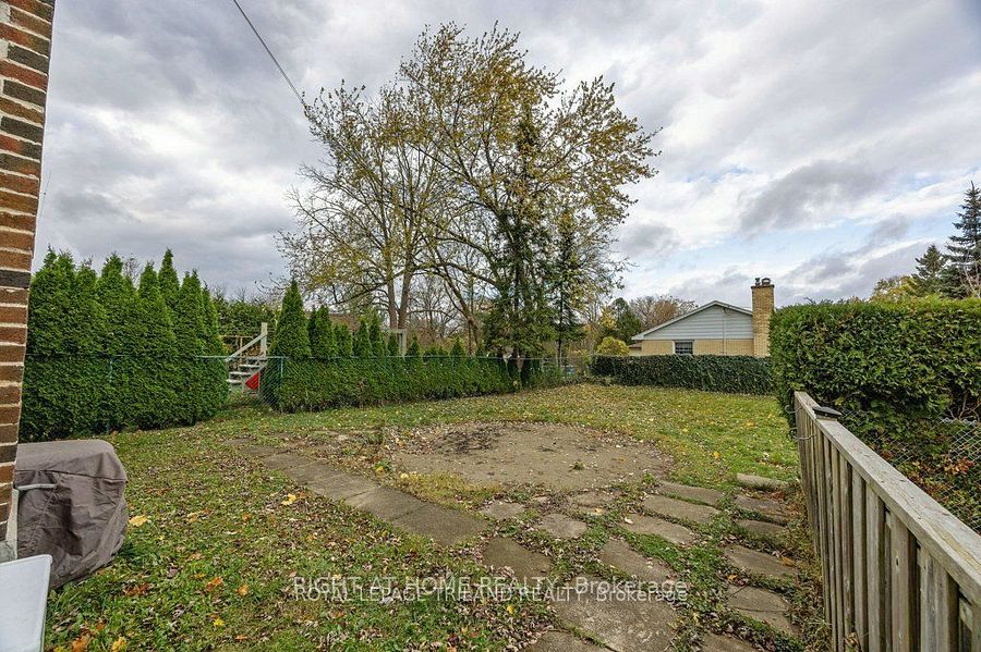 144 Baseline Road W Property Photo 18
