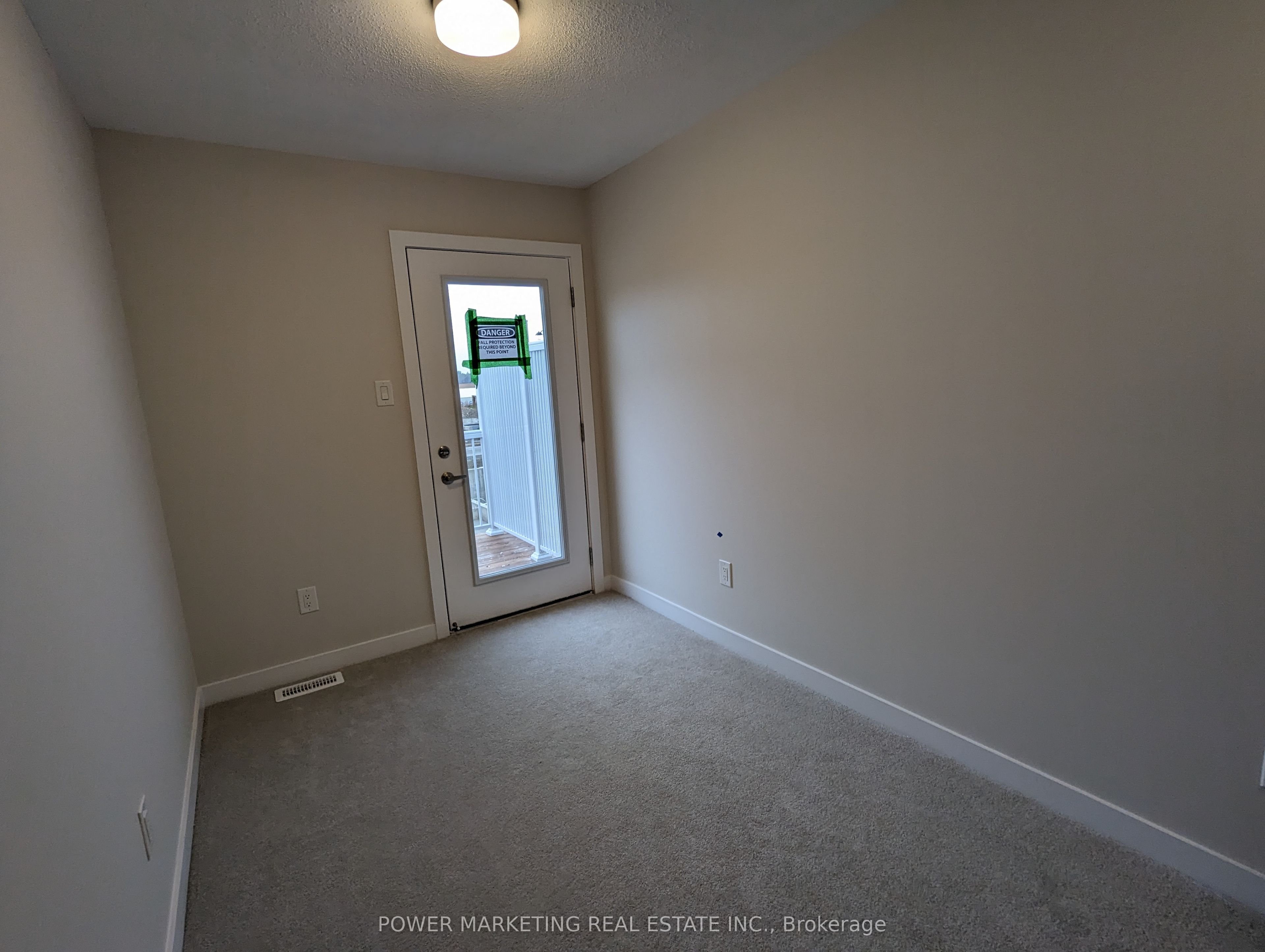 35 Chasing Grove Property Photo 8
