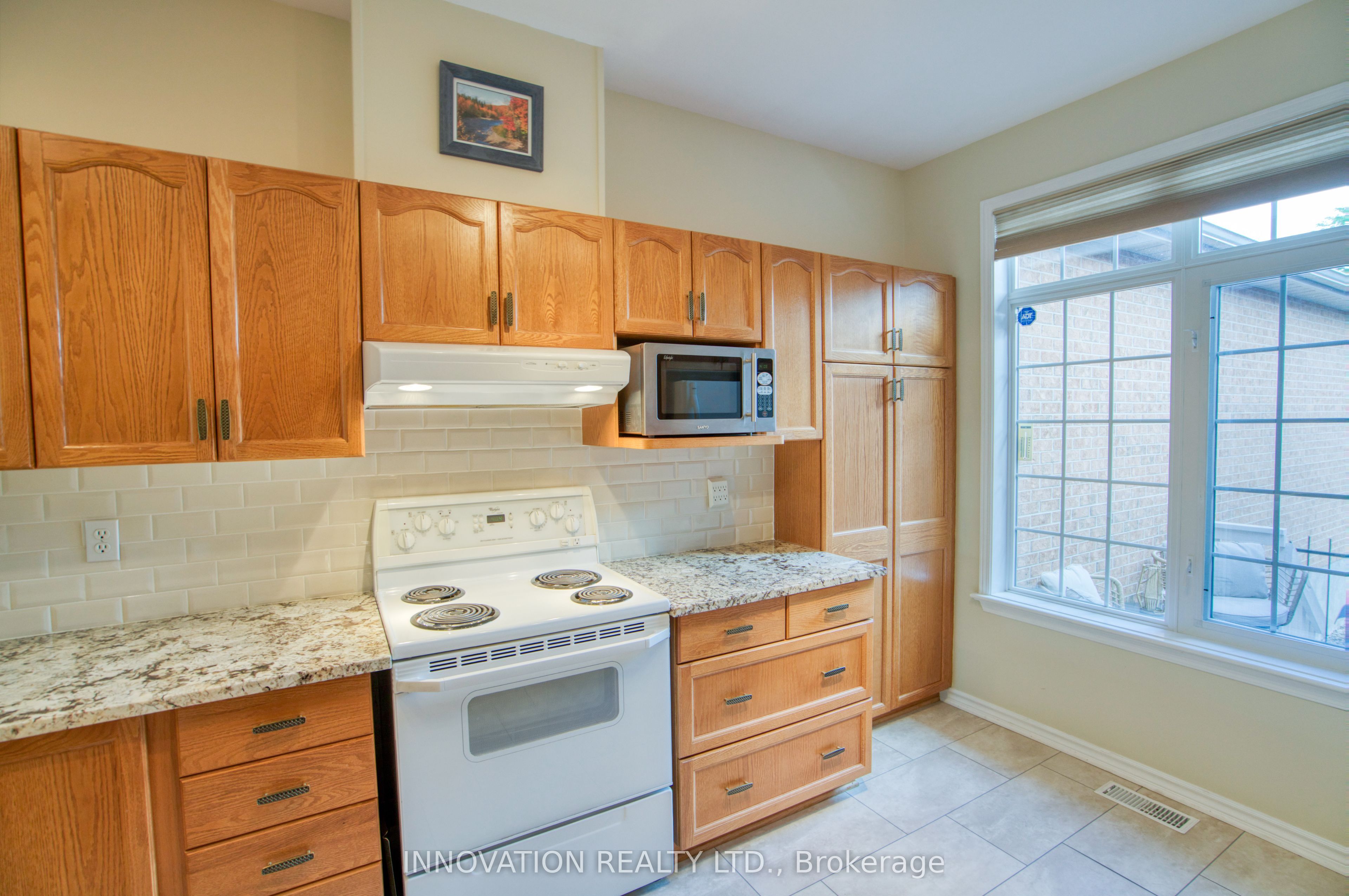 27 Eileen Crescent Property Photo 8