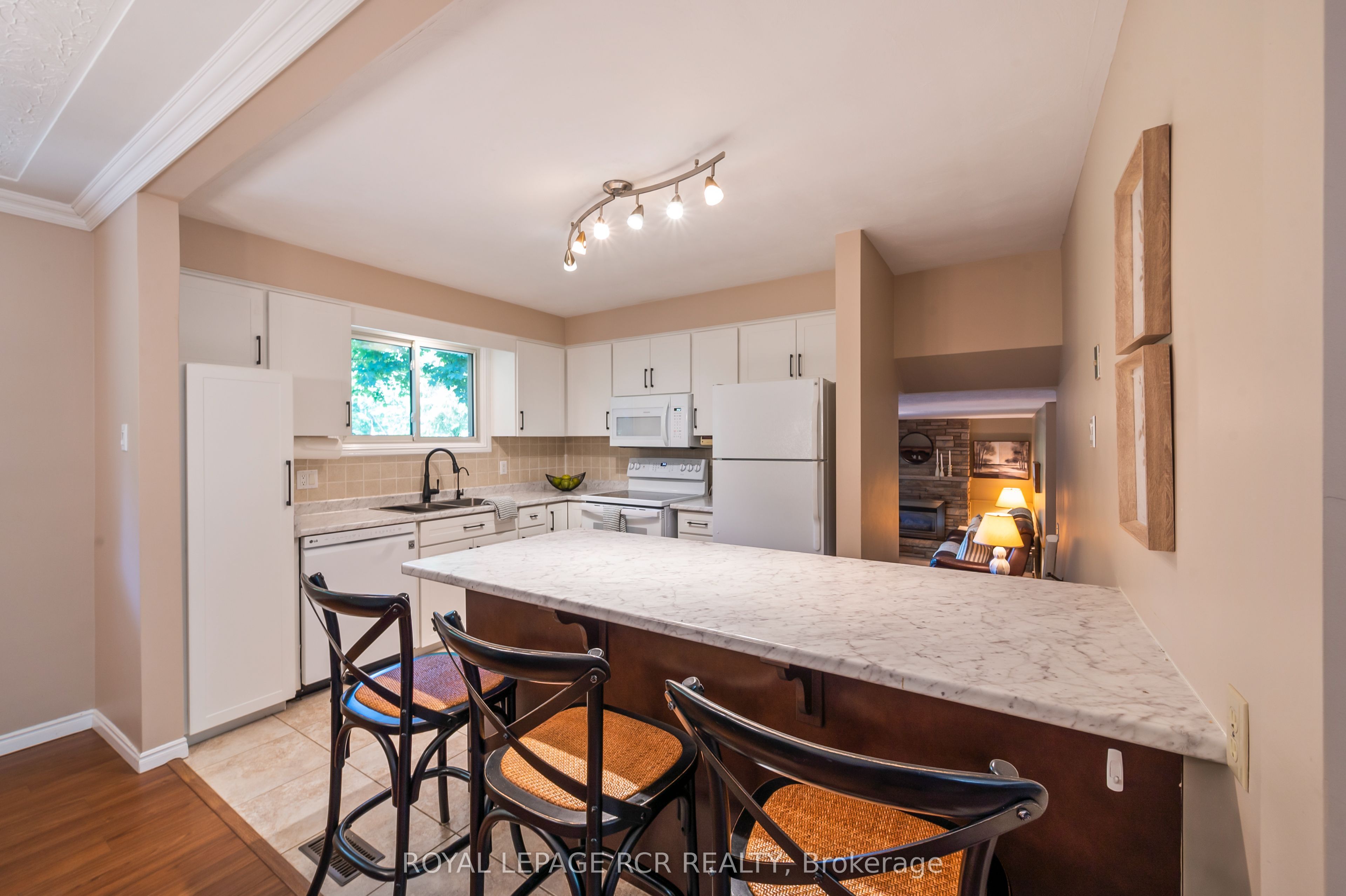 137 White Pine Crescent Property Photo 11