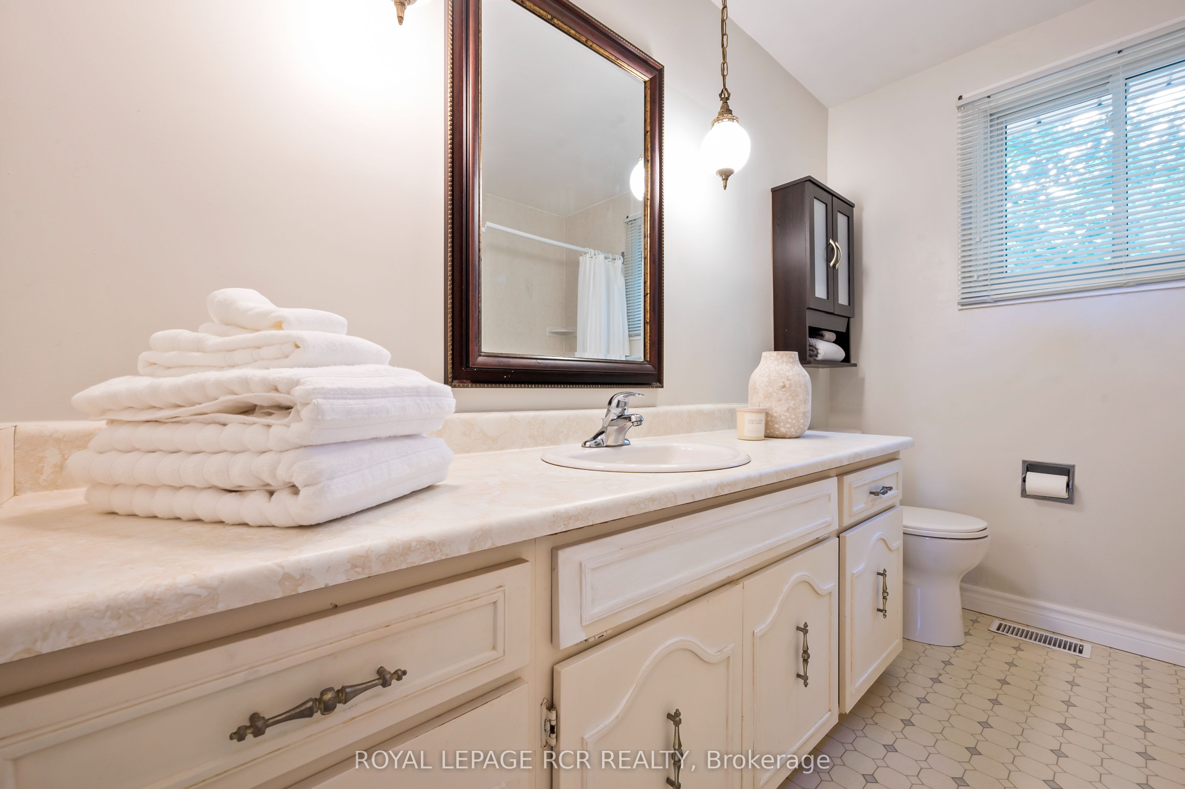 137 White Pine Crescent Property Photo 17