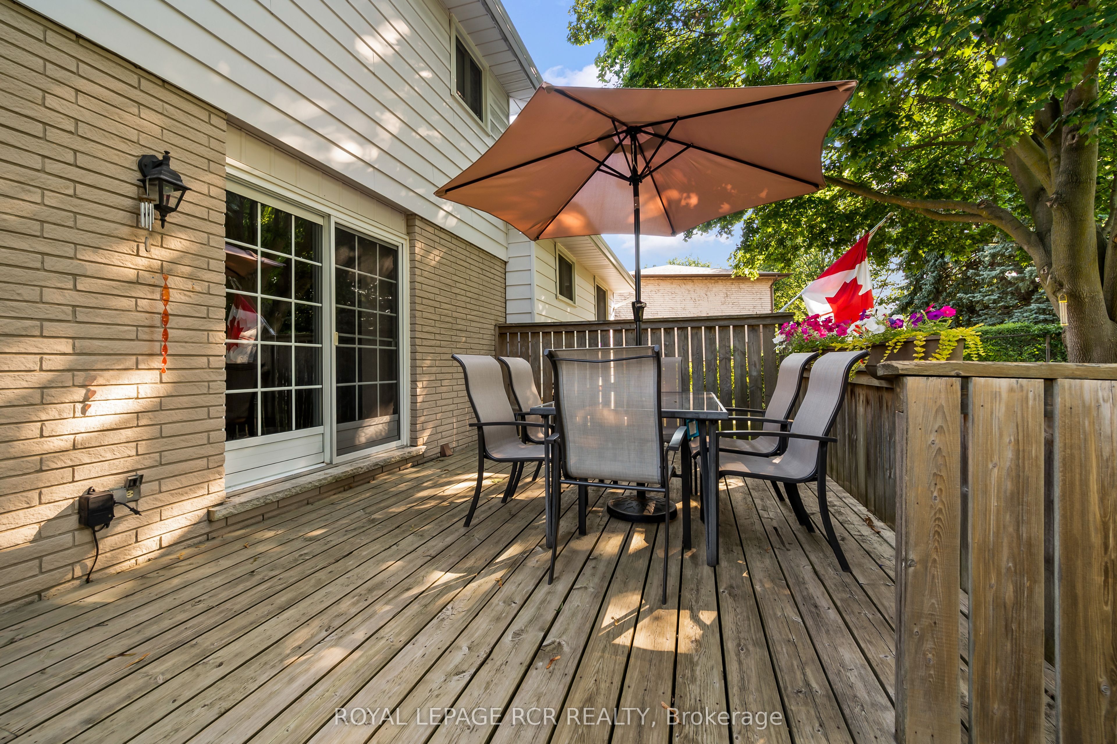 137 White Pine Crescent Property Photo 28