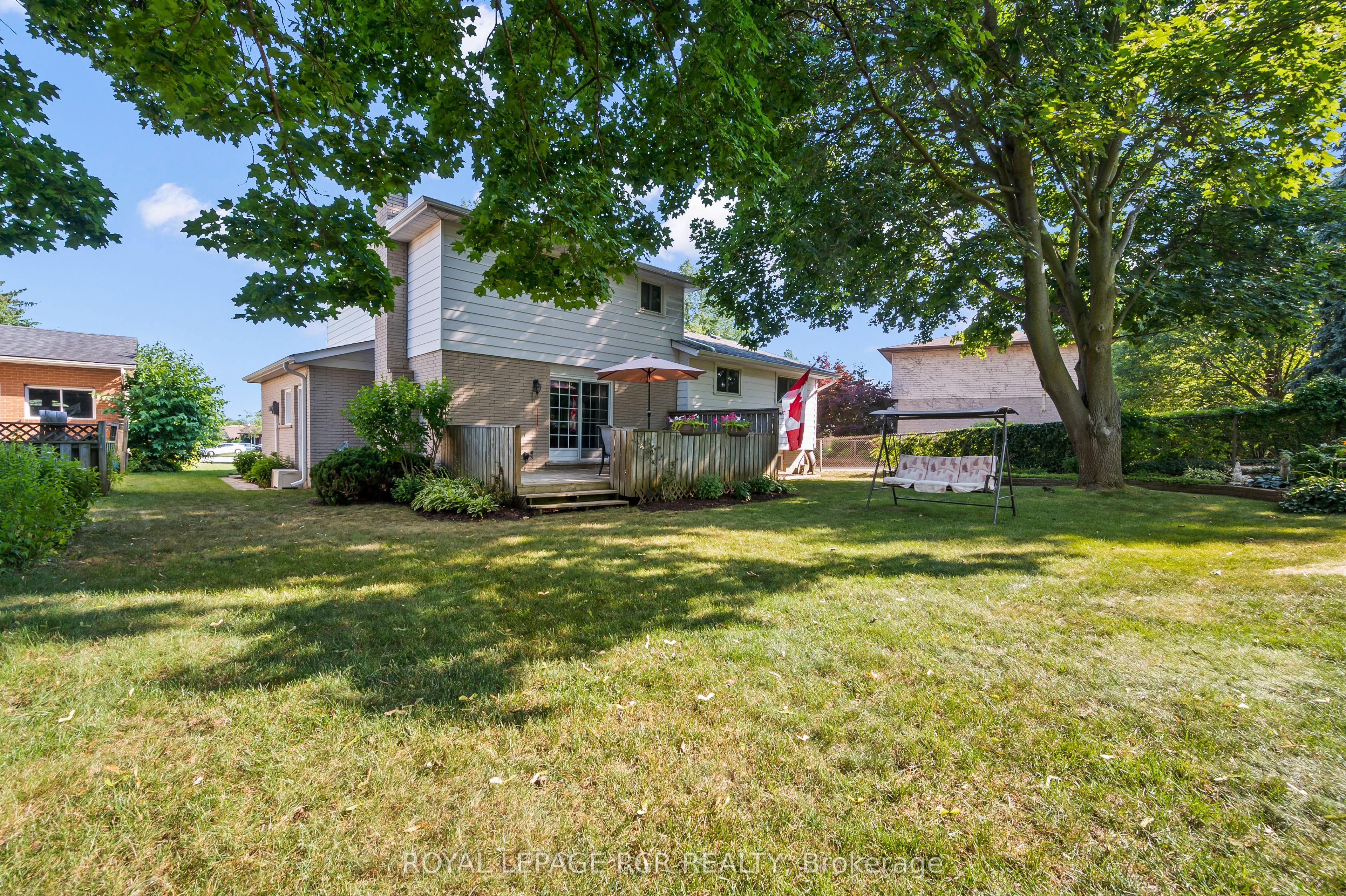 137 White Pine Crescent Property Photo 30