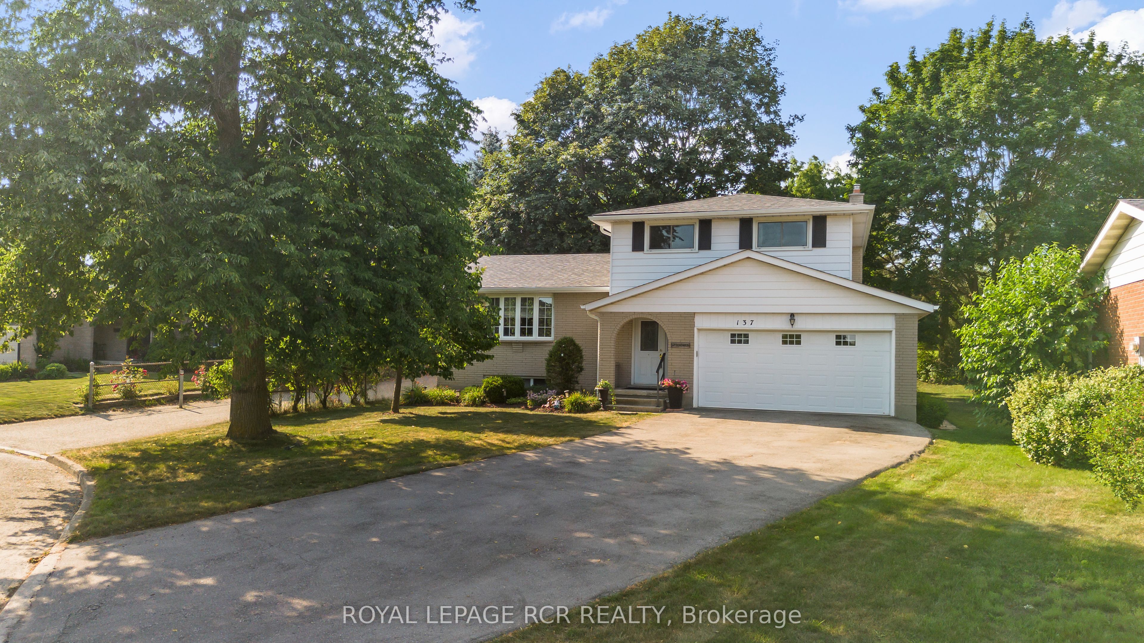 137 White Pine Crescent Property Photo 33
