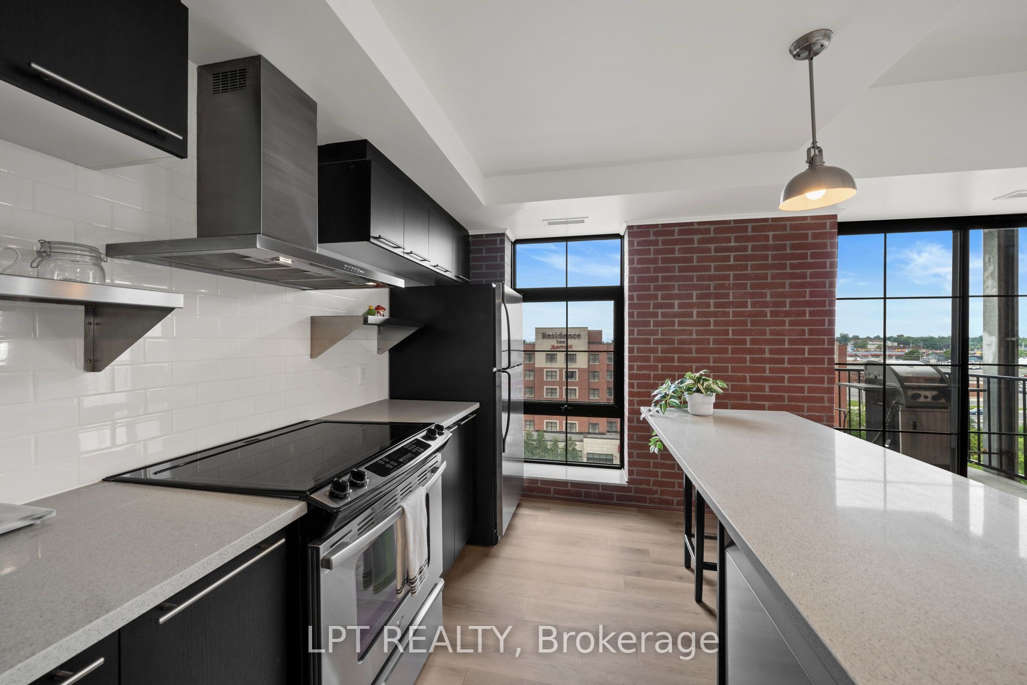 555 Anand Private 707 Property Photo 15