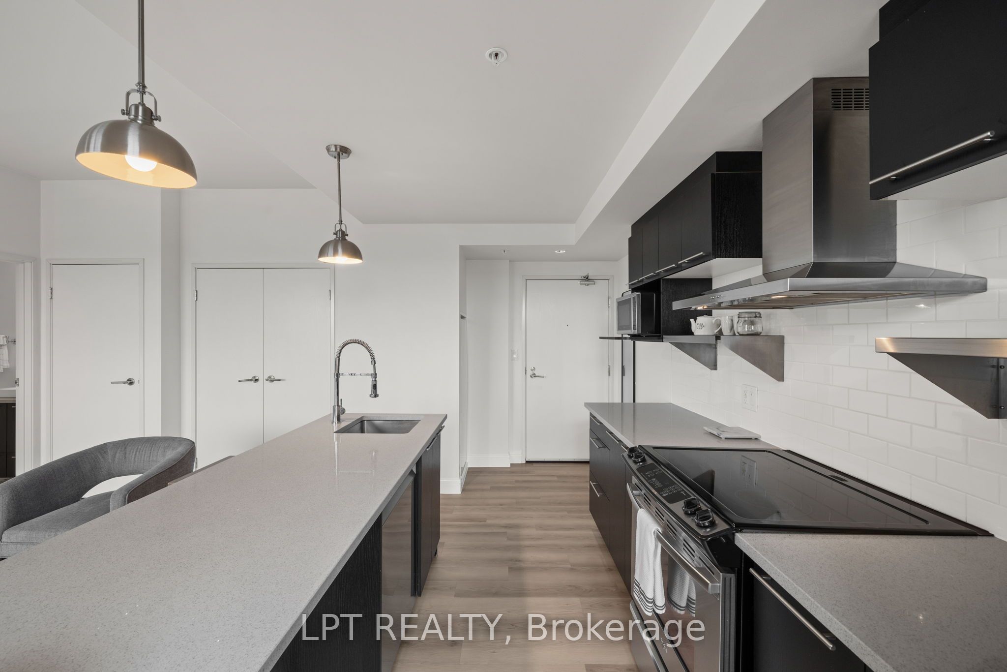 555 Anand Private 707 Property Photo 16