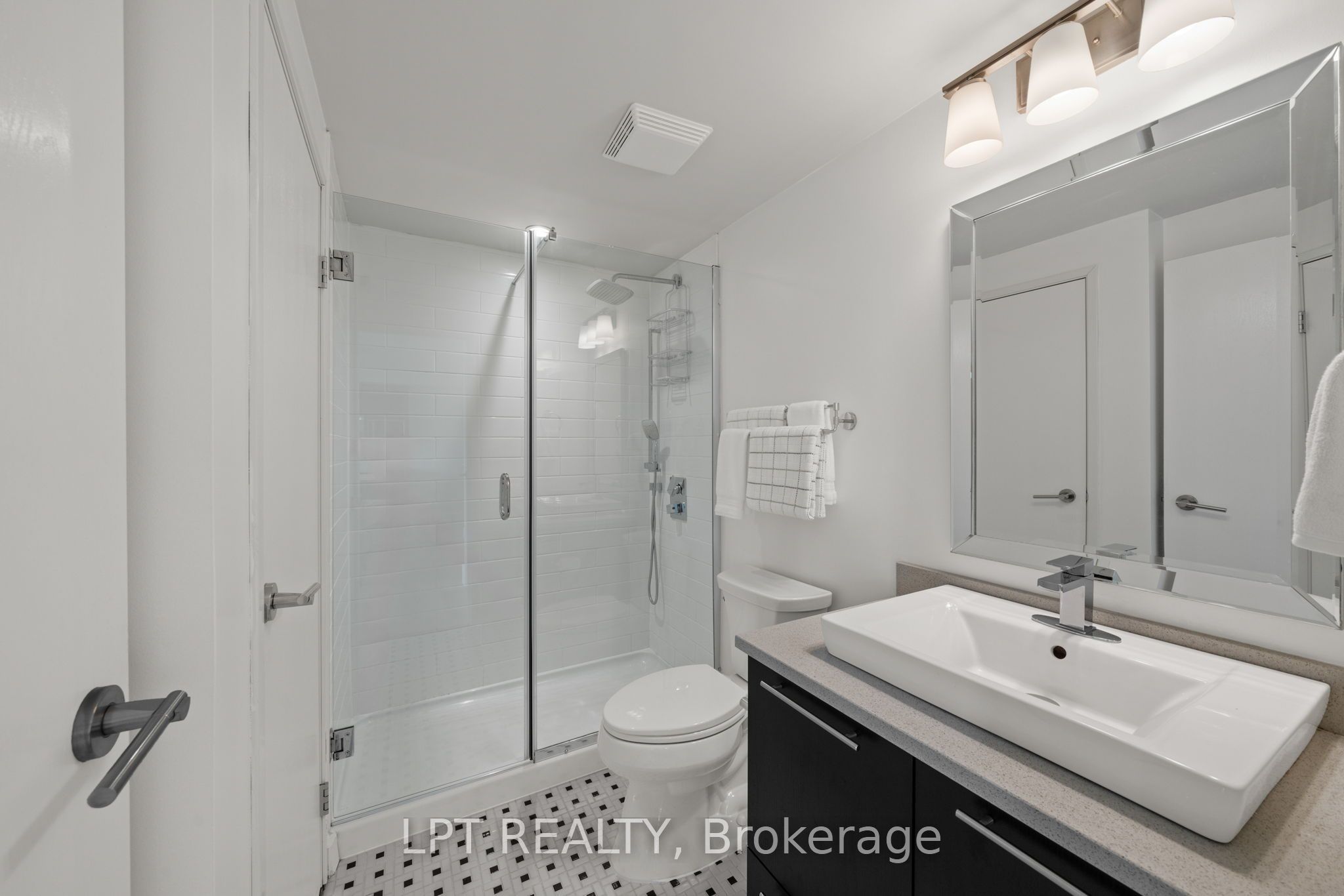 555 Anand Private 707 Property Photo 25