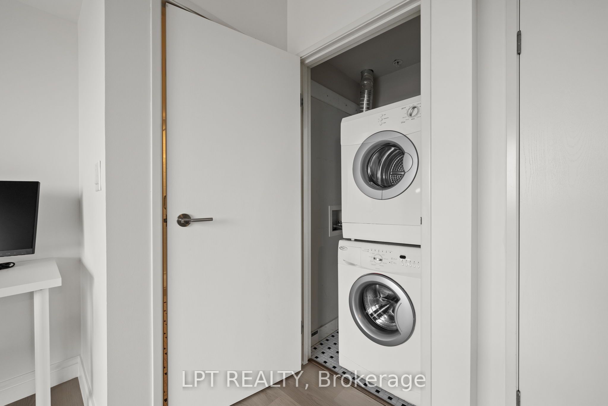 555 Anand Private 707 Property Photo 27