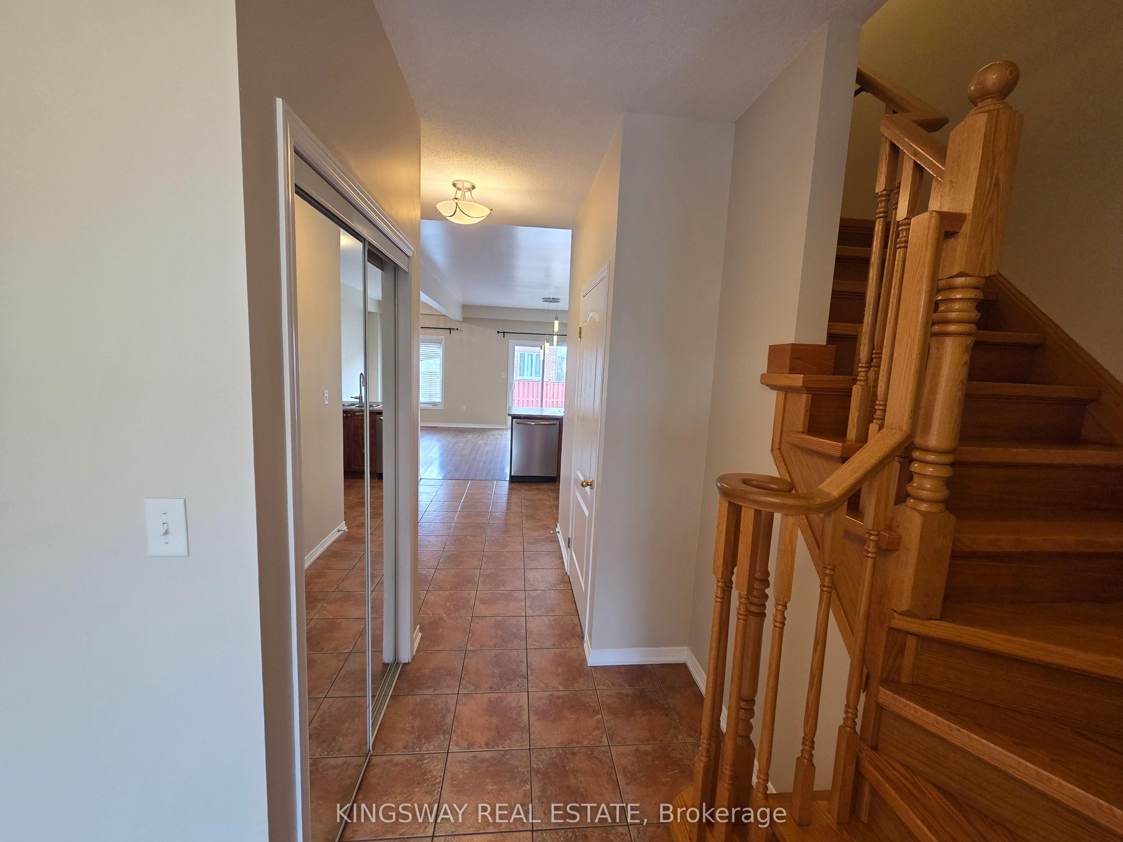28 Tidemore Heights Property Photo 4