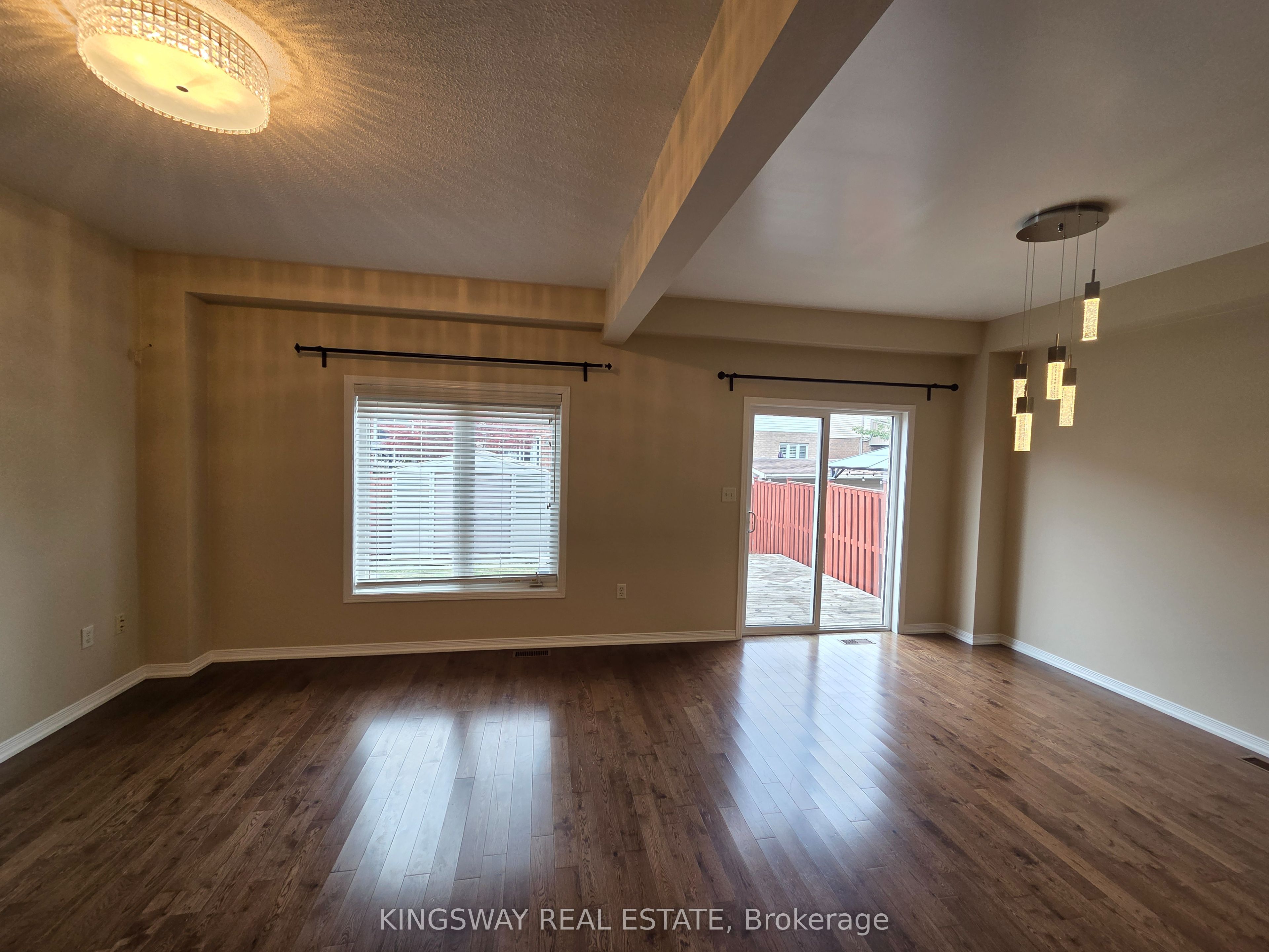 28 Tidemore Heights Property Photo 9