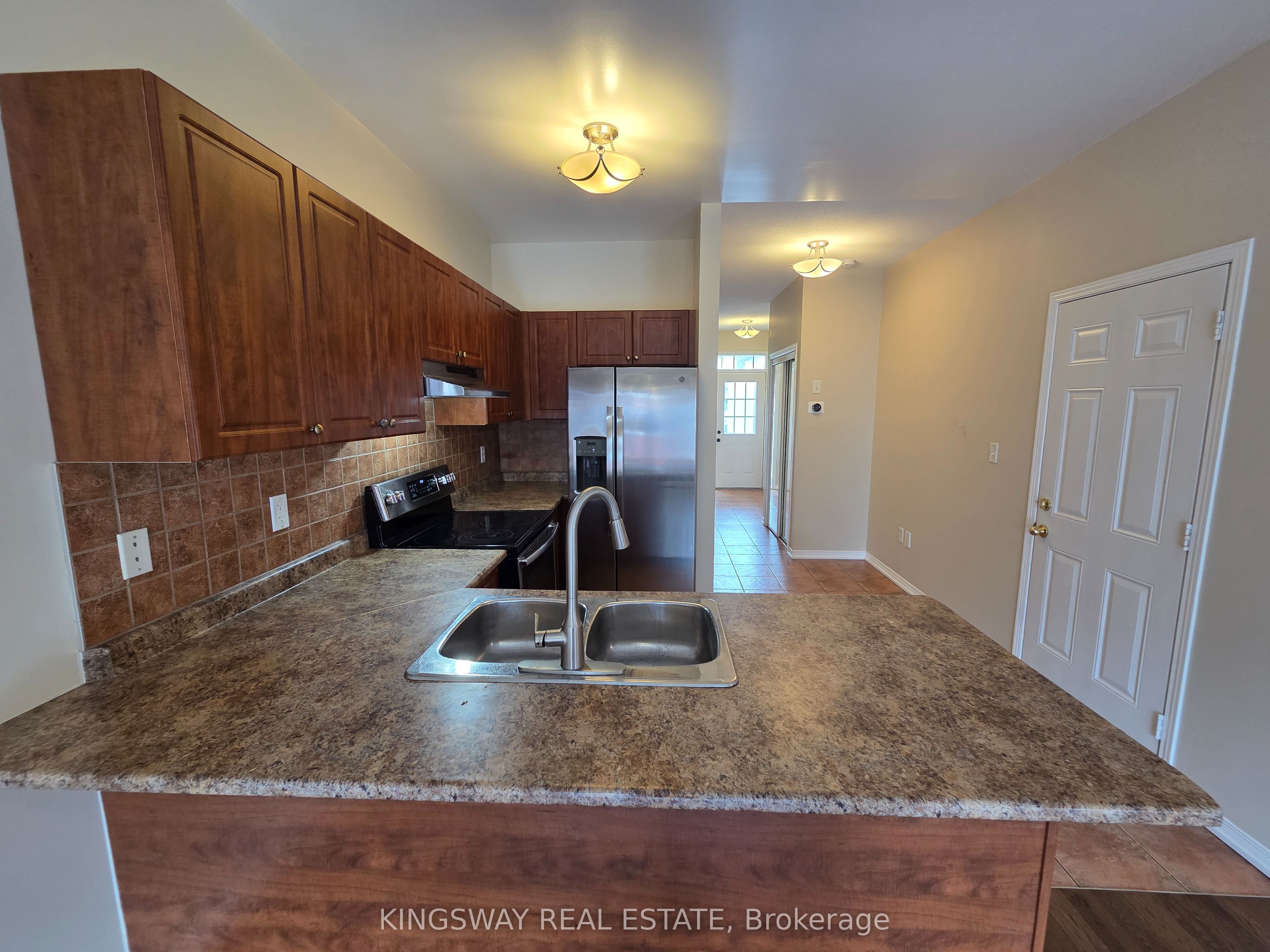 28 Tidemore Heights Property Photo 13