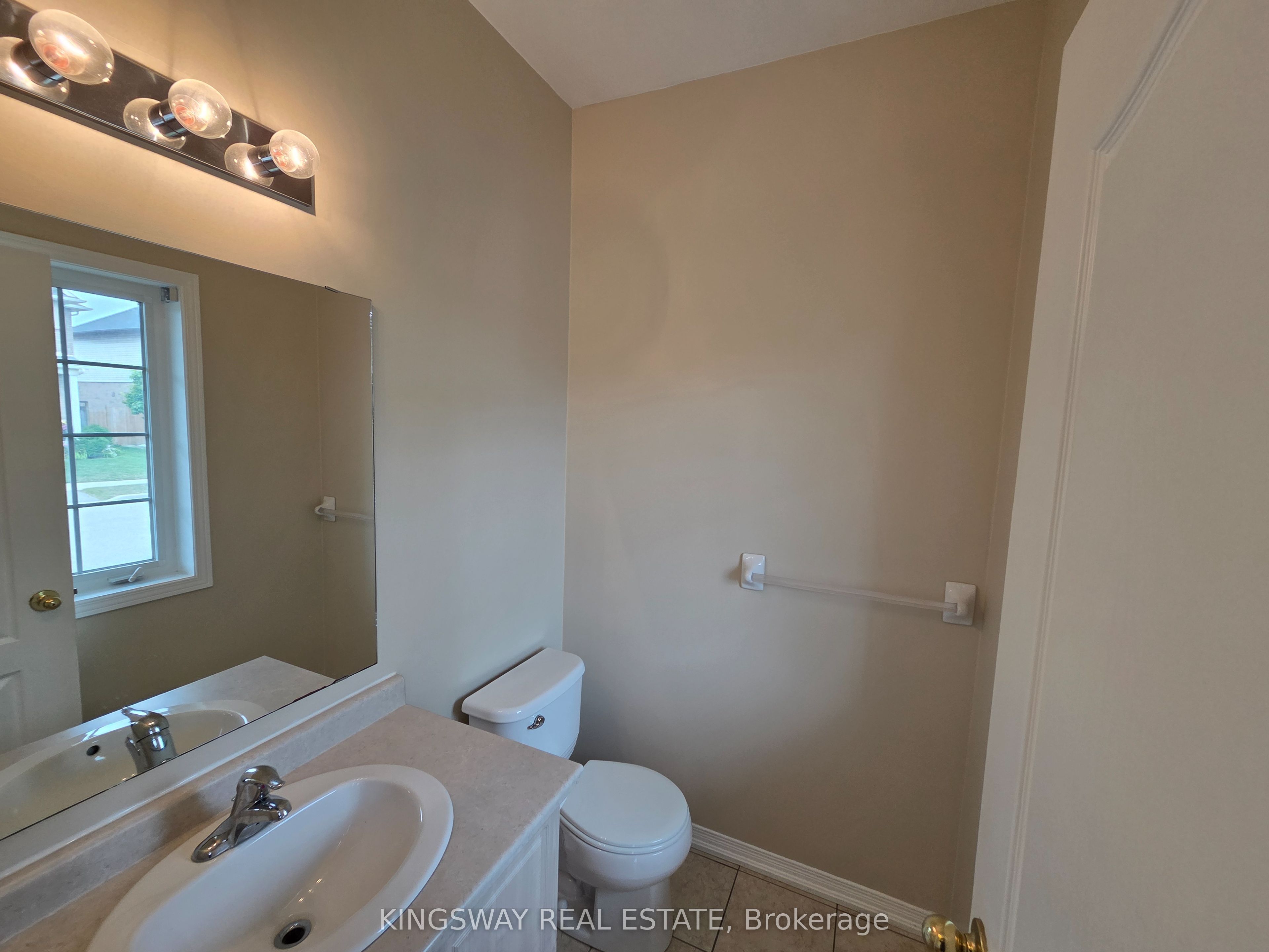 28 Tidemore Heights Property Photo 15