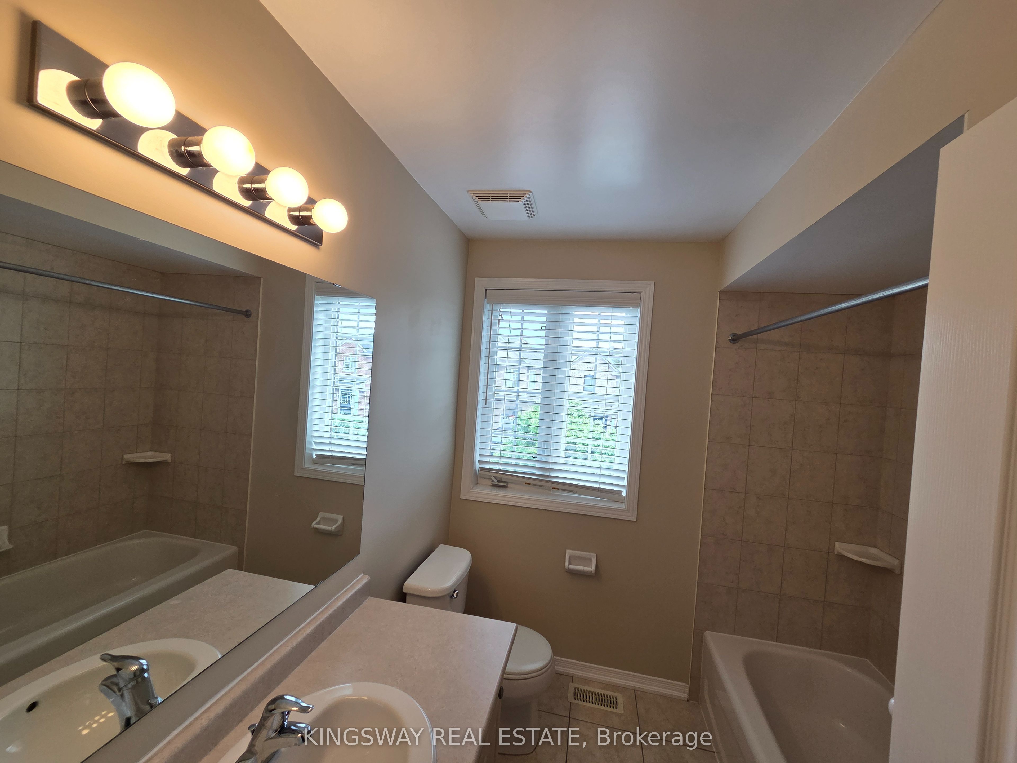 28 Tidemore Heights Property Photo 18