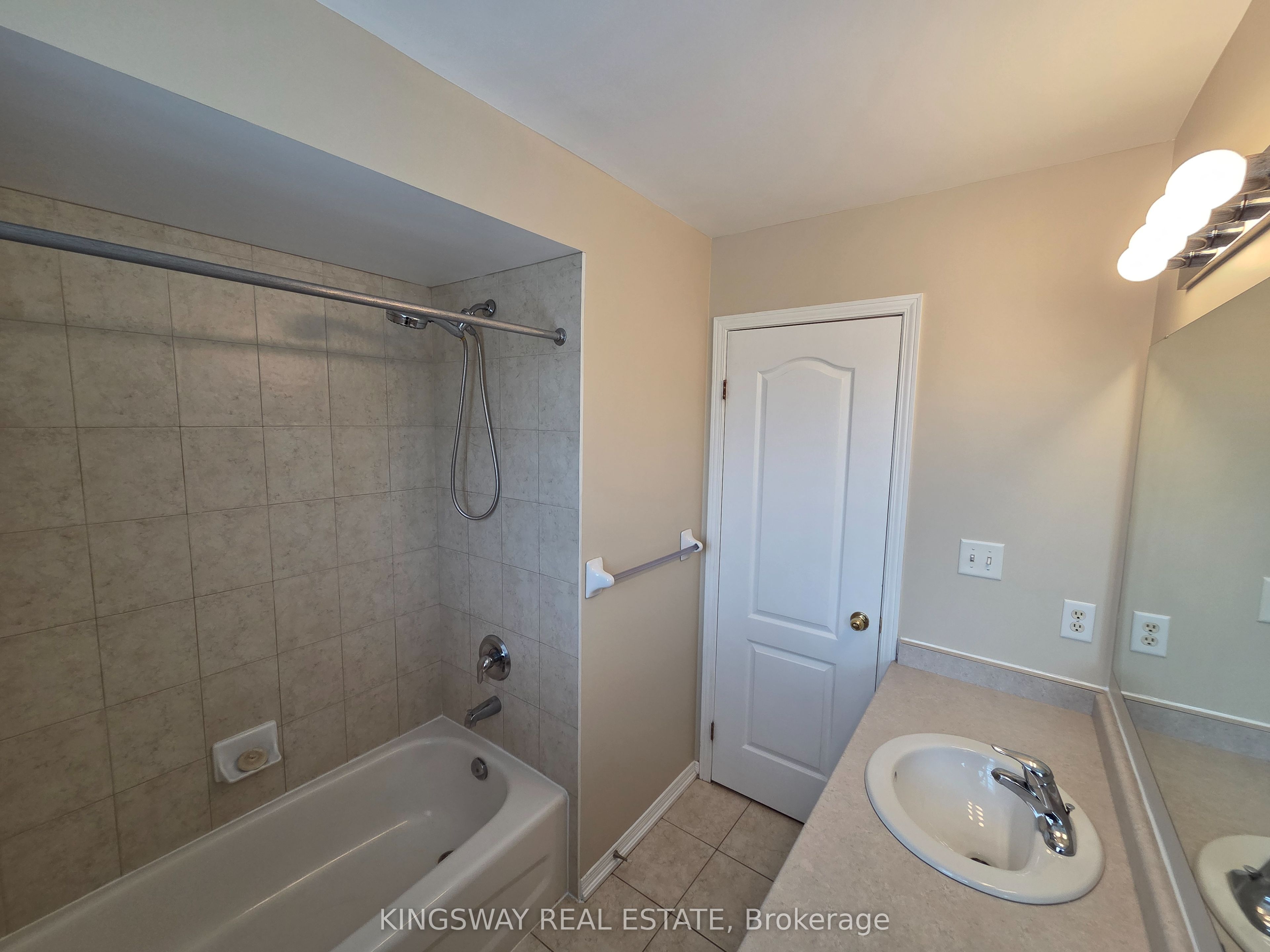 28 Tidemore Heights Property Photo 19