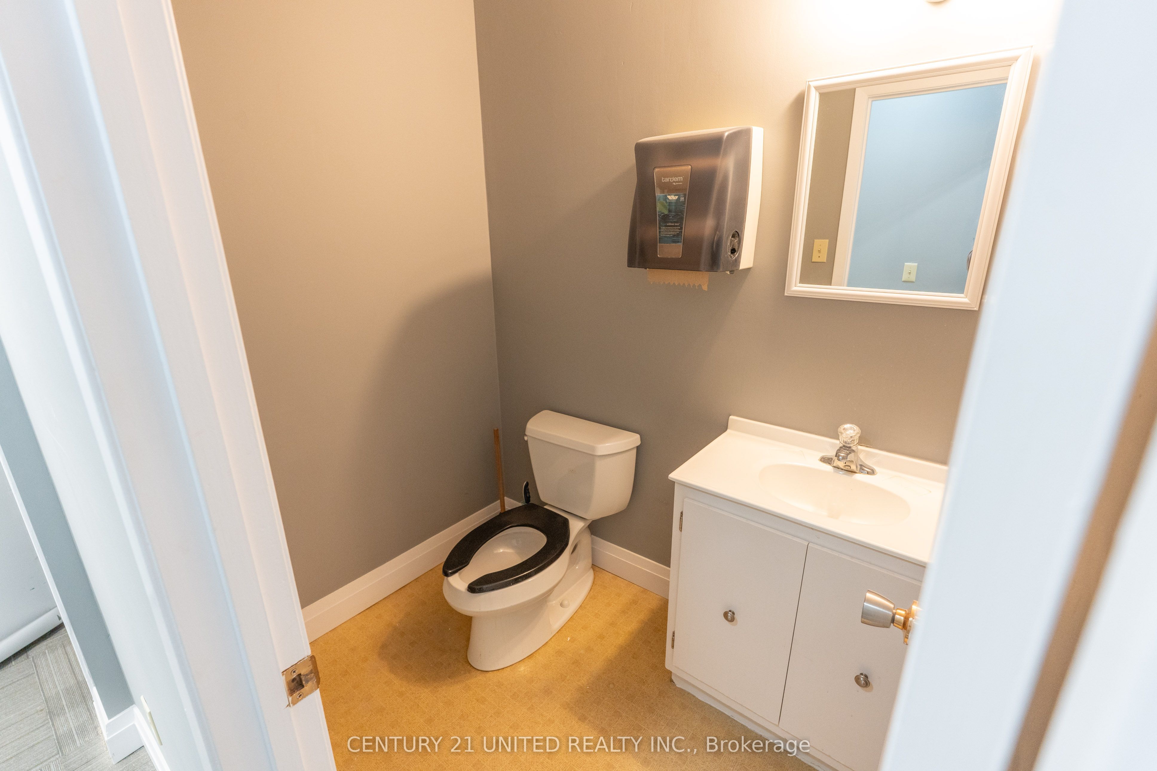 310 Rubidge Street Property Photo 11