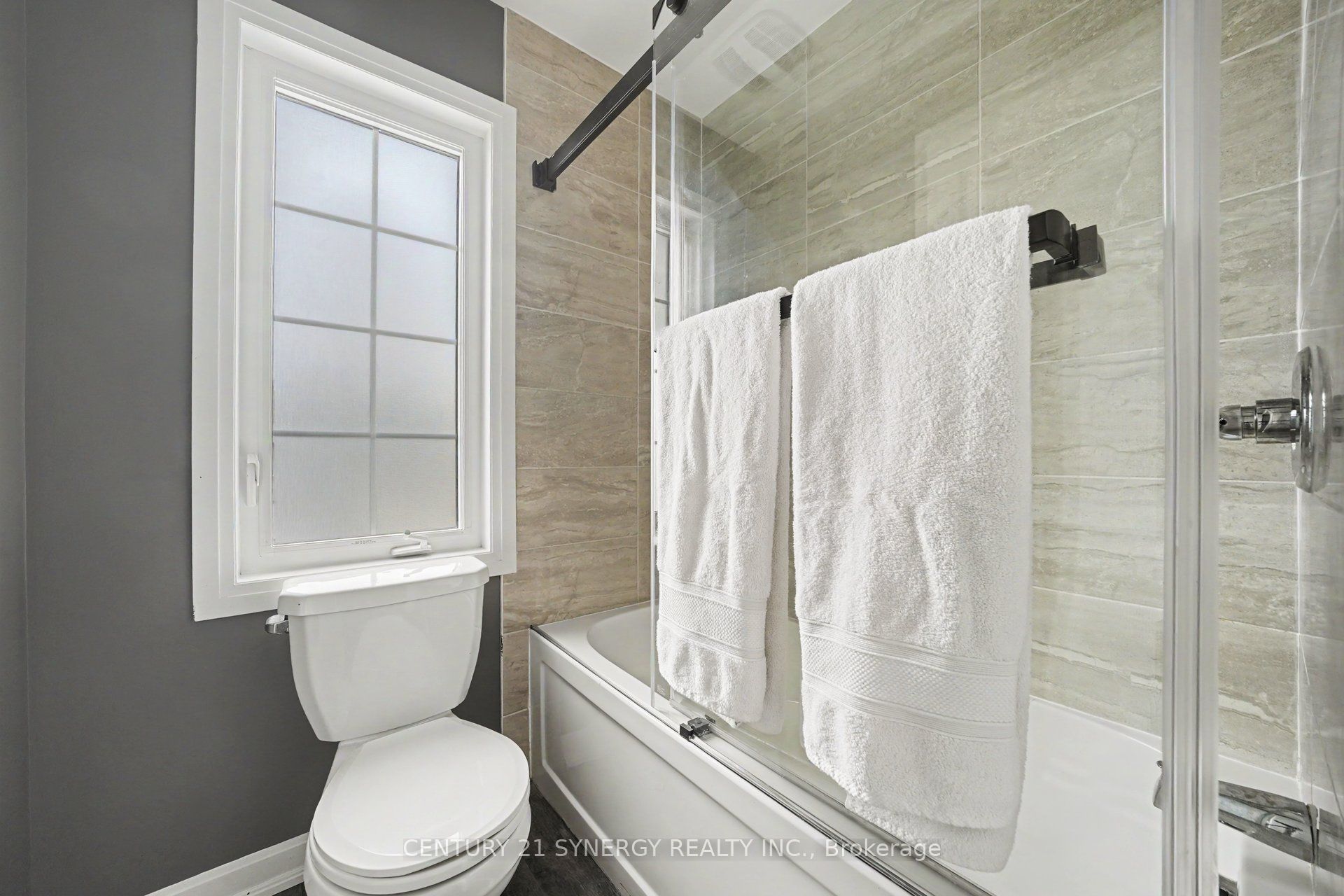 3207 Harvester Crescent Property Photo 19