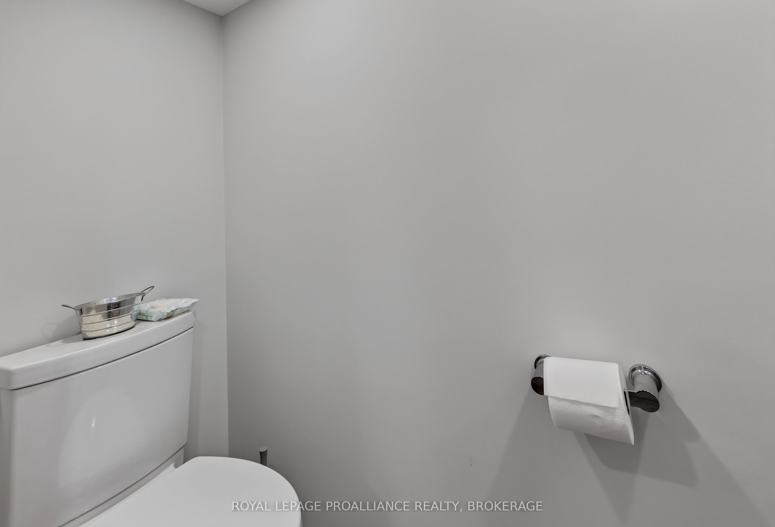 682 Carnaby Street Property Photo 33