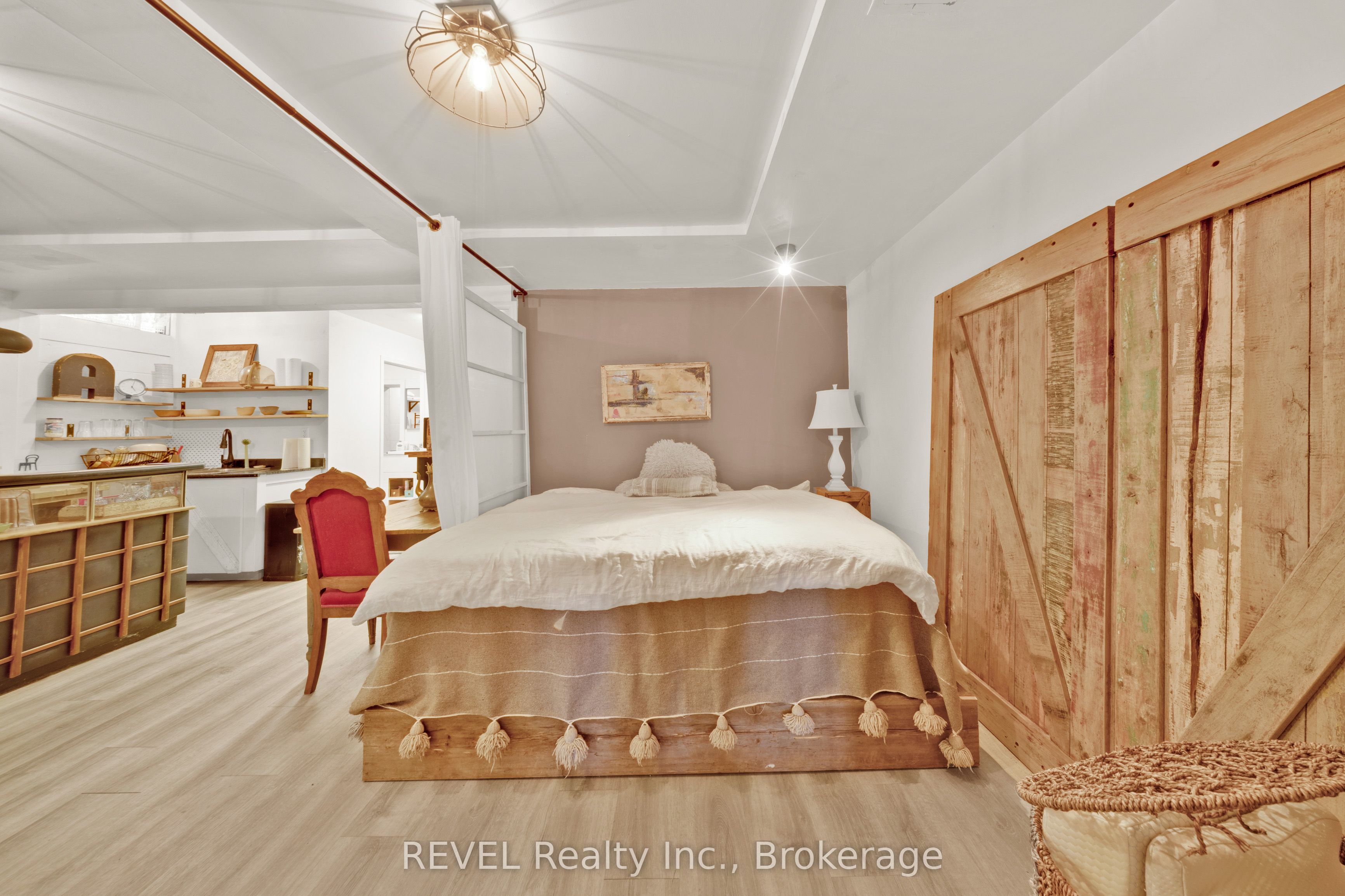 1433 Pelham Street Property Photo 32
