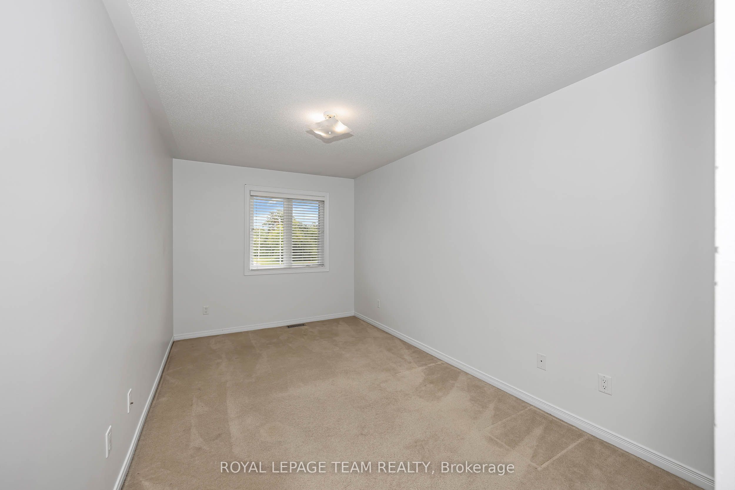 323 Freedom Private Property Photo 22