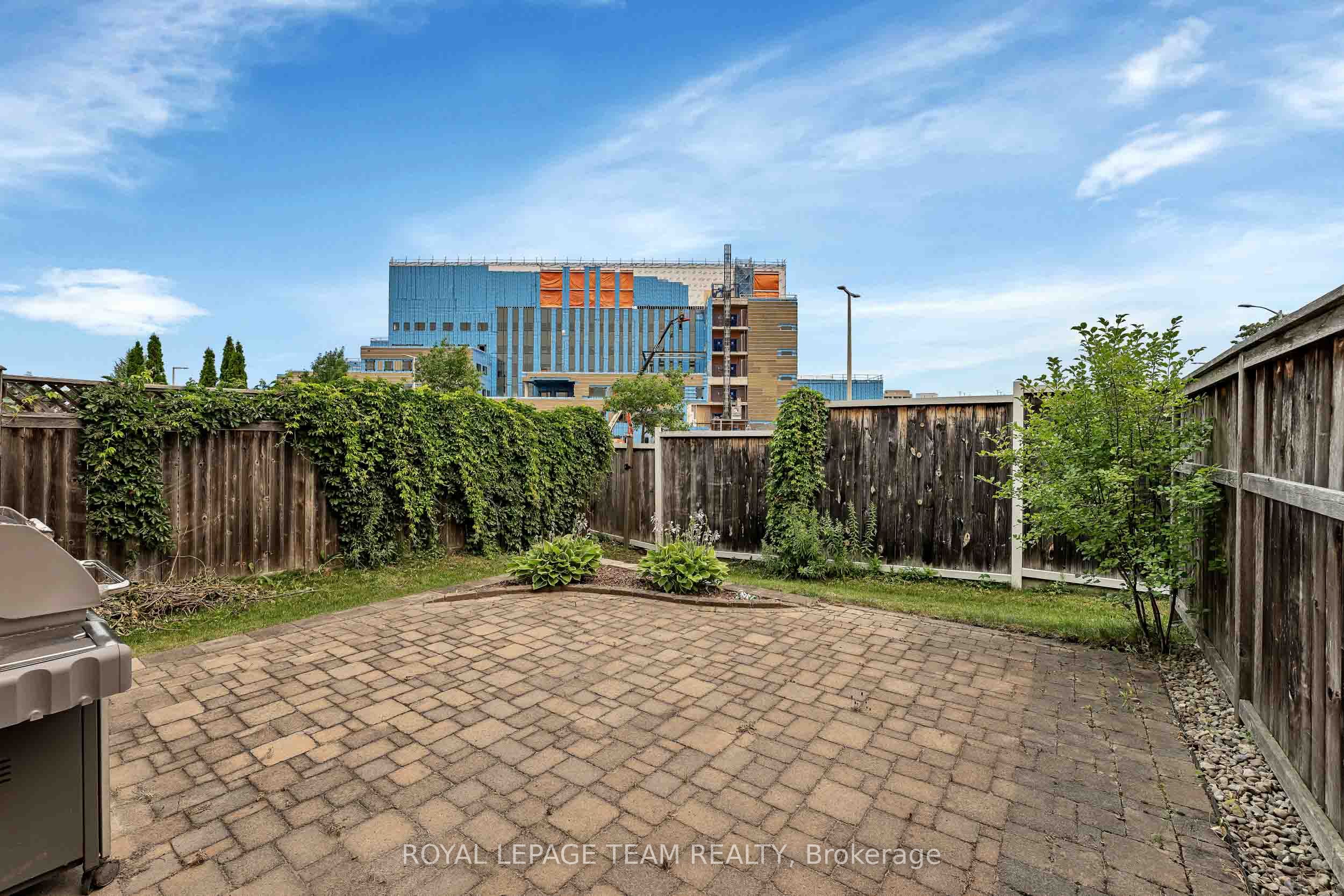 323 Freedom Private Property Photo 34