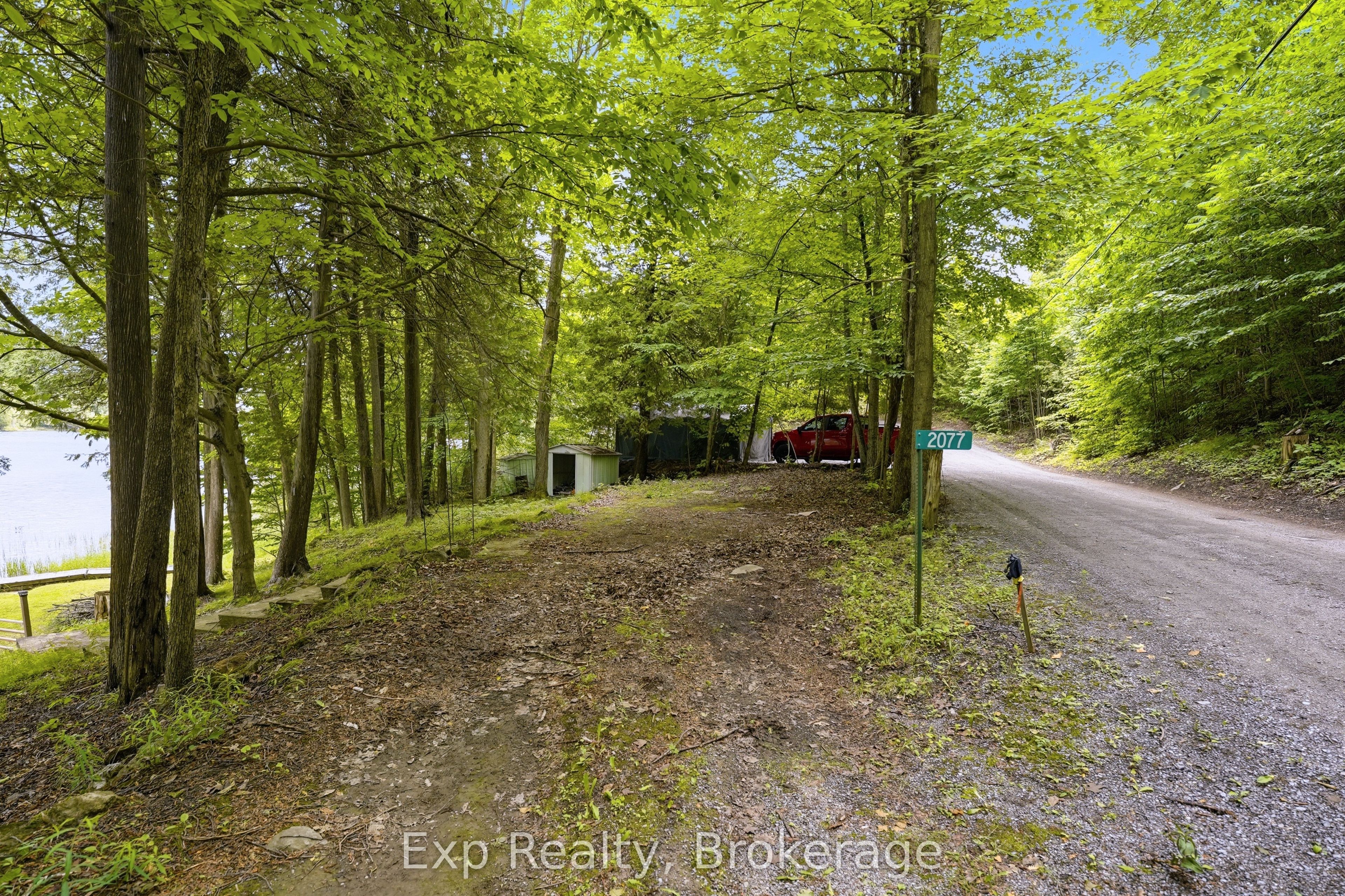 2077 Hambly Lane Property Photo 2