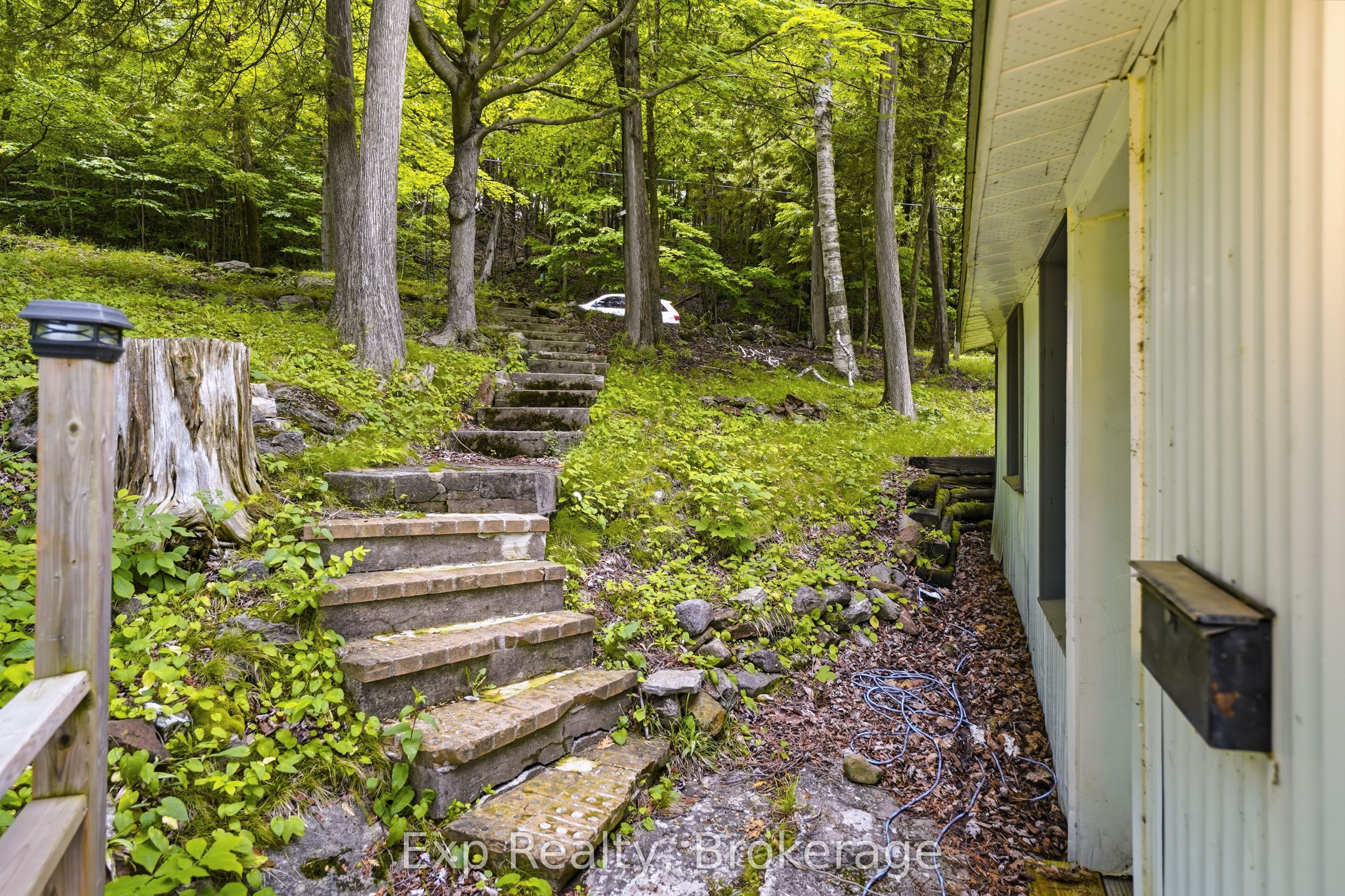 2077 Hambly Lane Property Photo 8