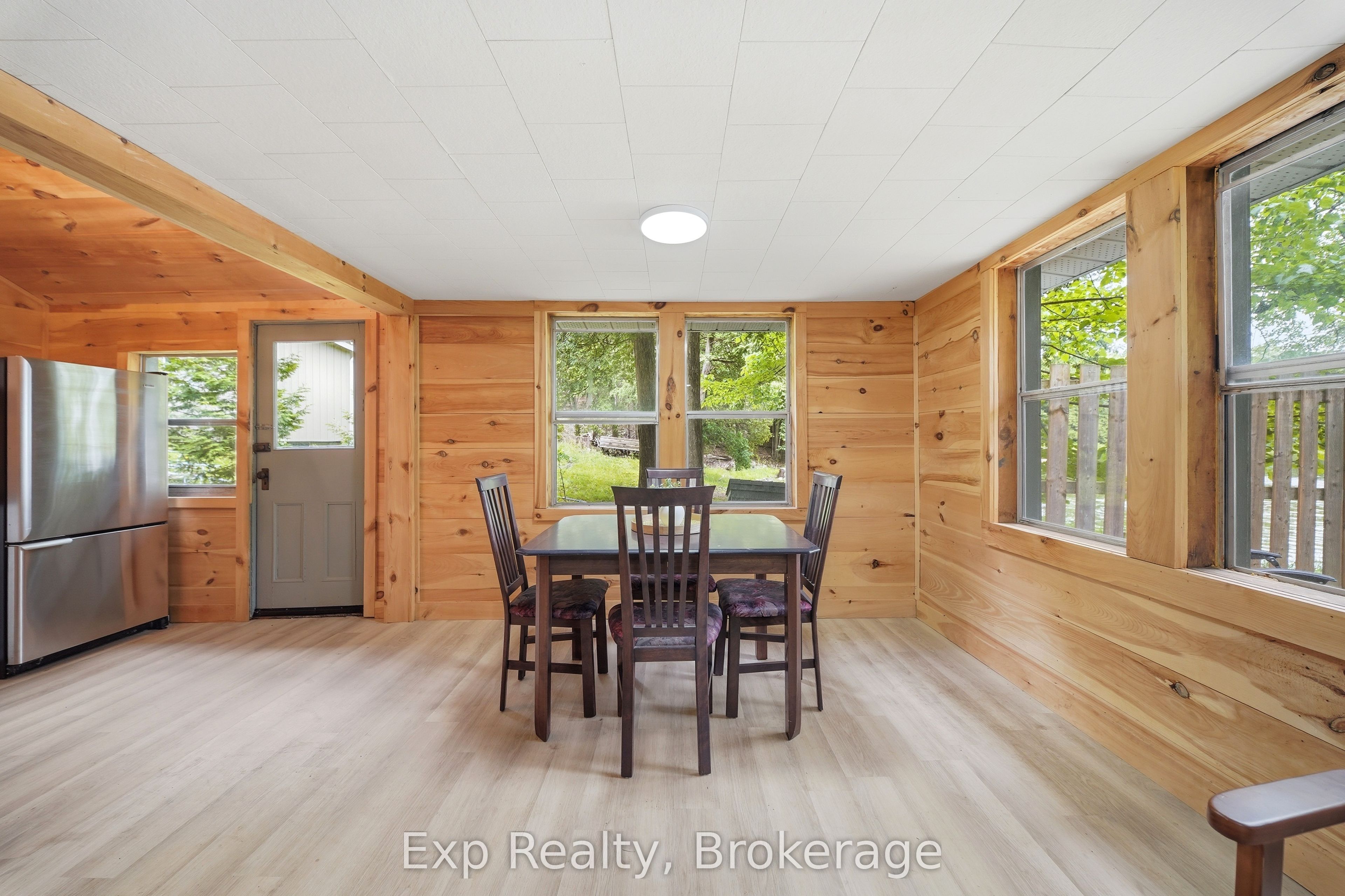2077 Hambly Lane Property Photo 15