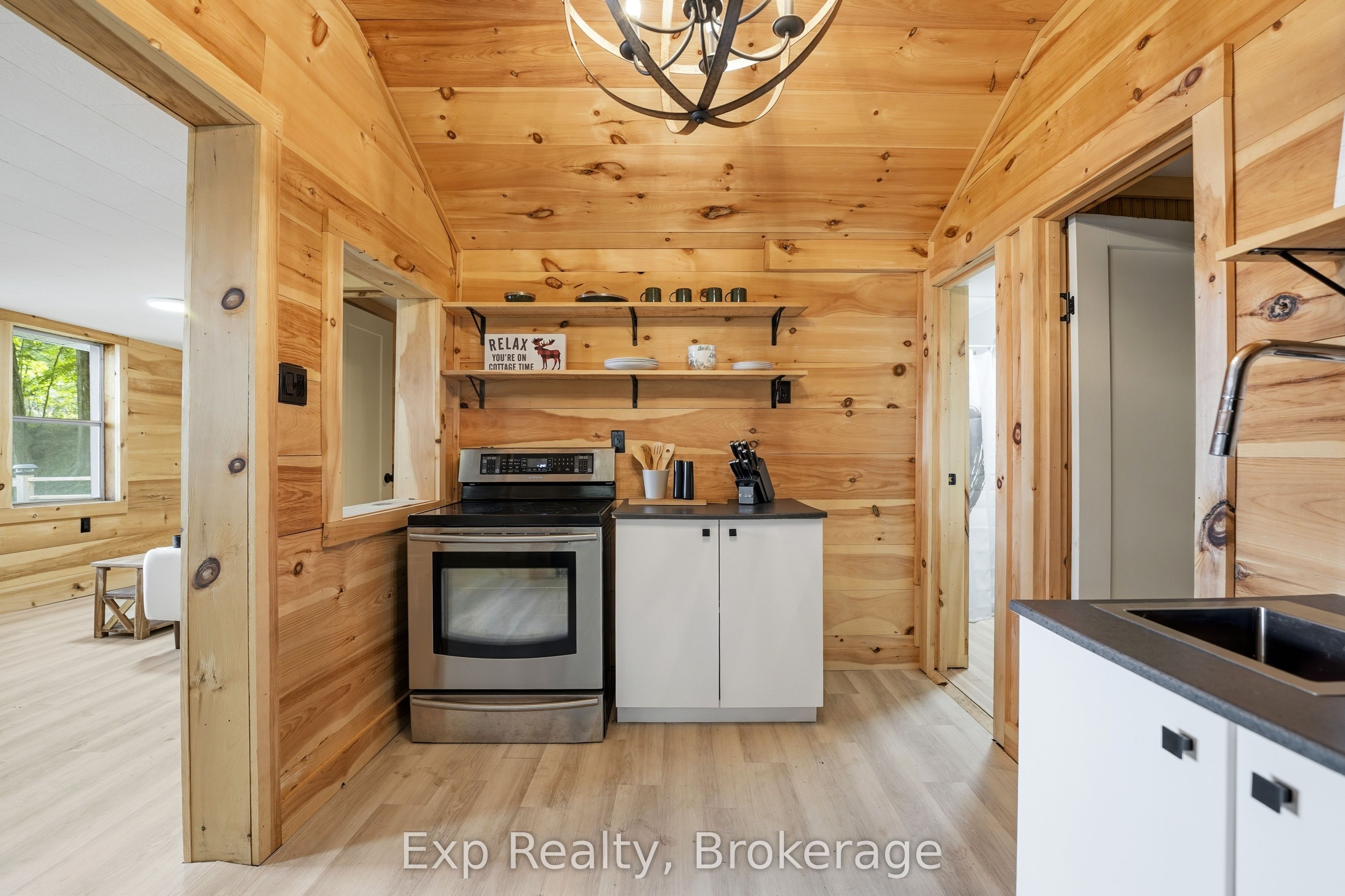 2077 Hambly Lane Property Photo 18