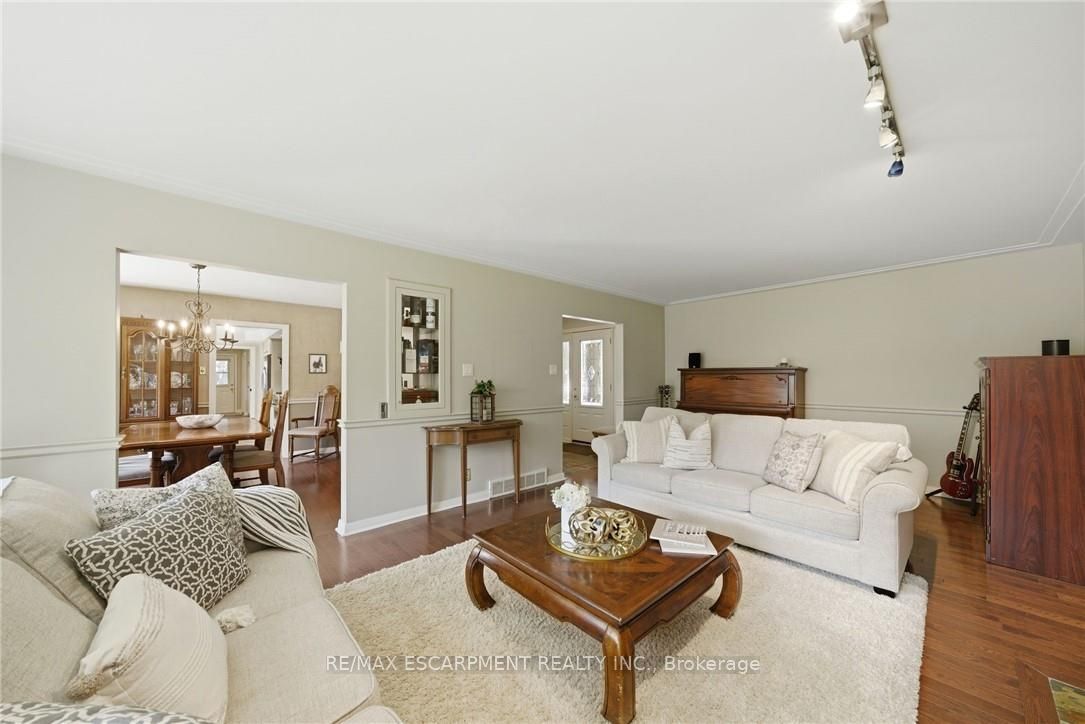 6 Summit Circle Property Photo 9
